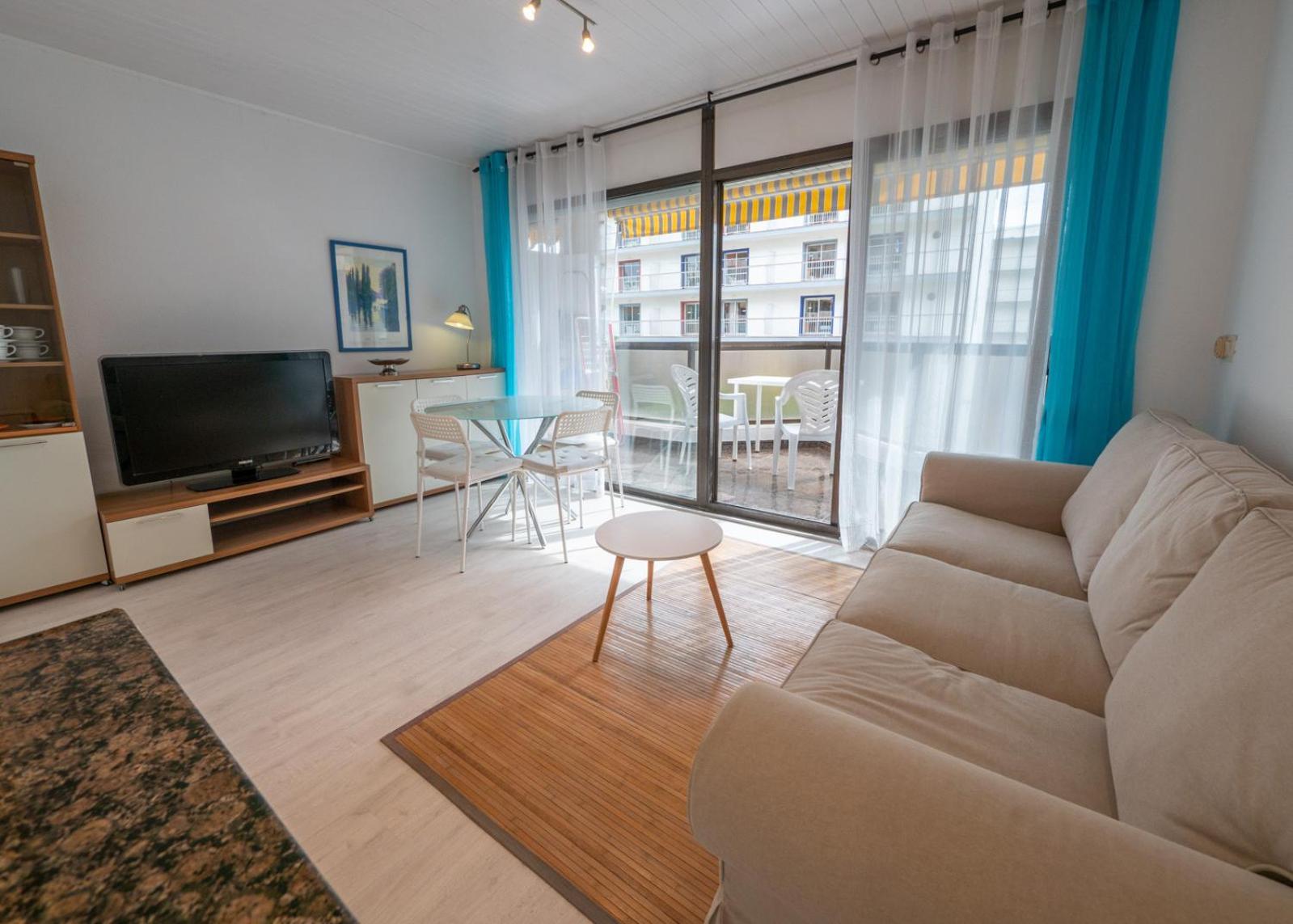 Apartamento con Balcón