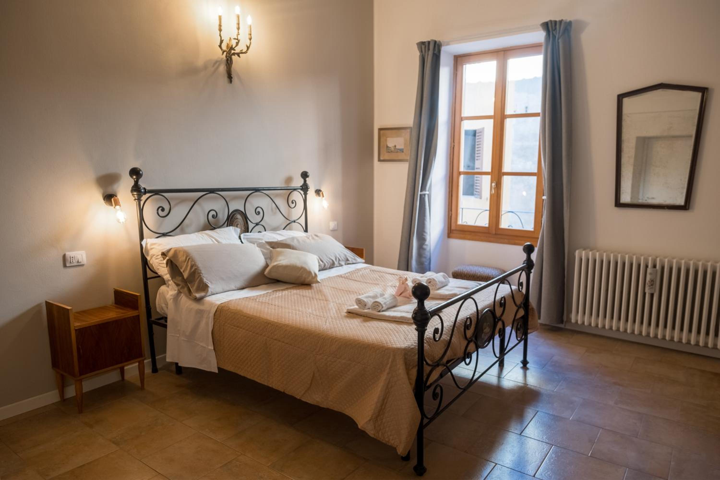 Double Room - Photo 7
