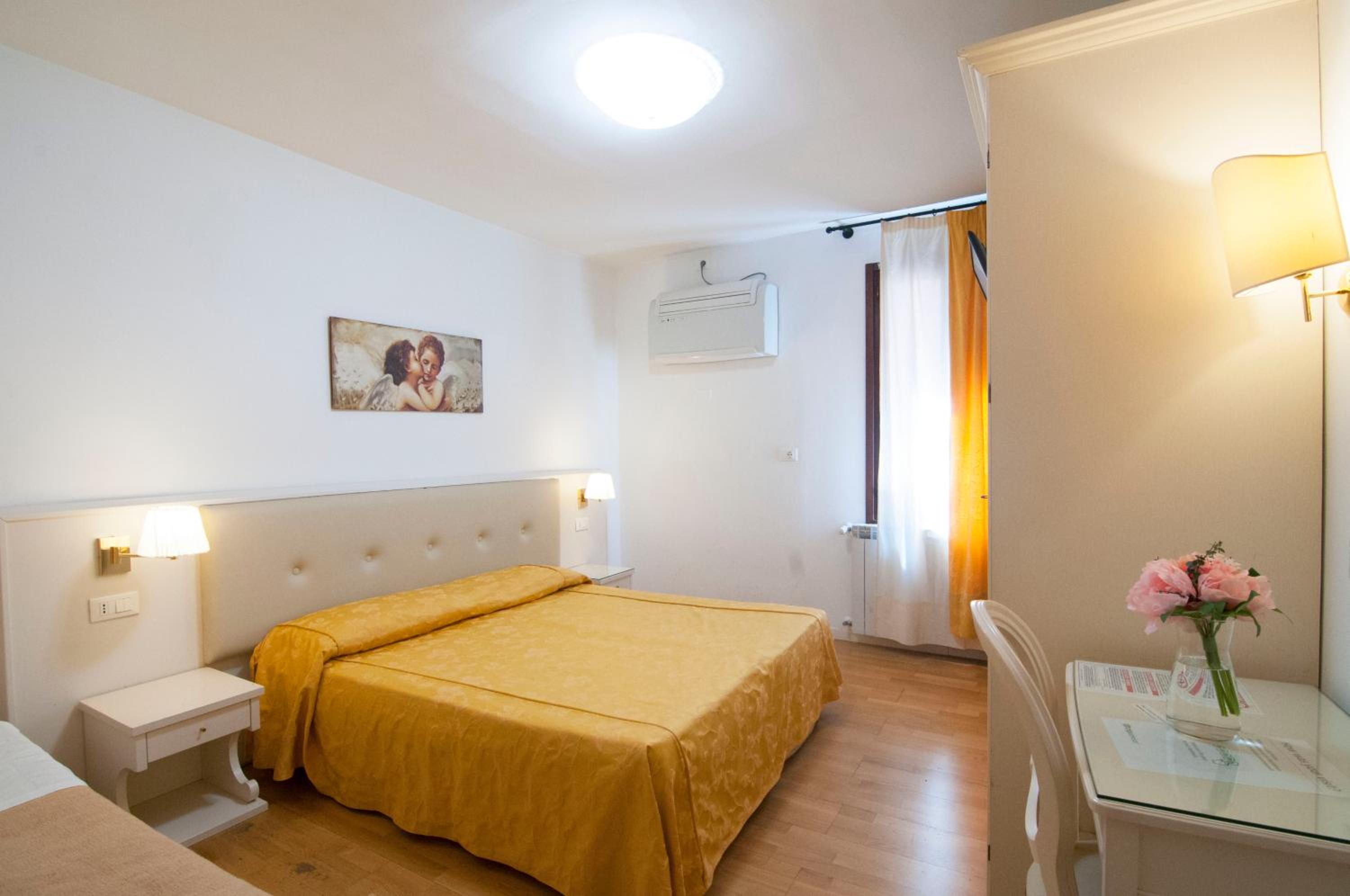 Standard Triple Room photo 3