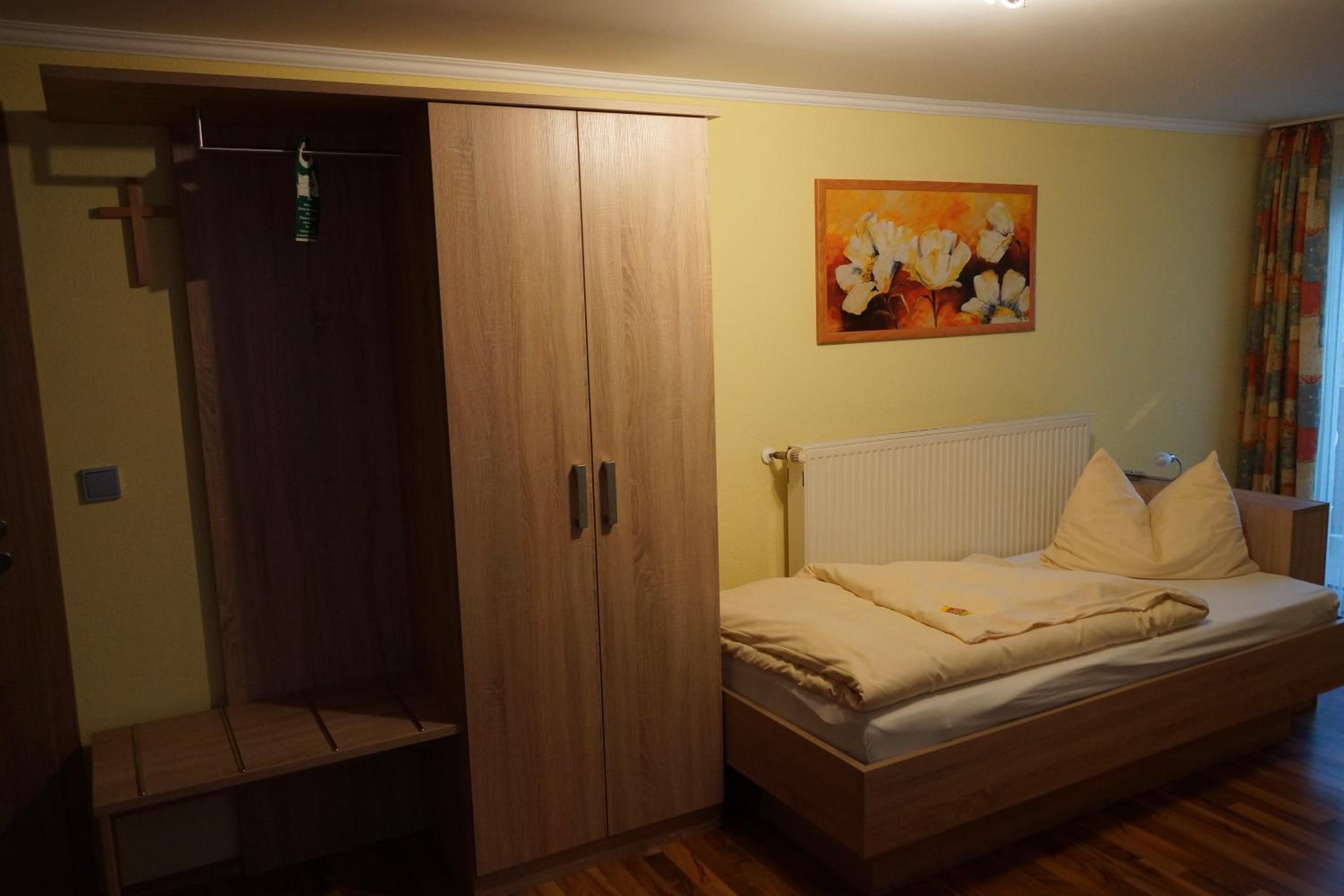 Single Room photo 2