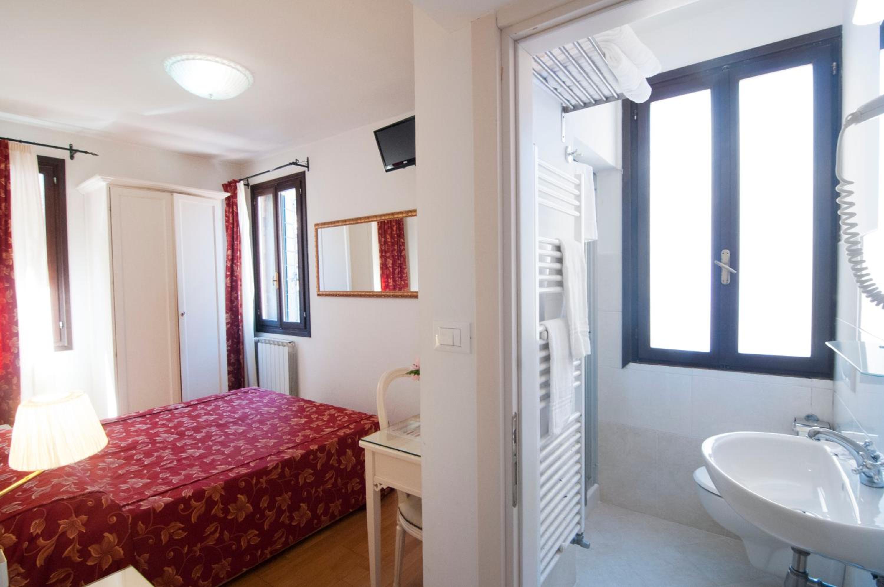 Double Room photo 3