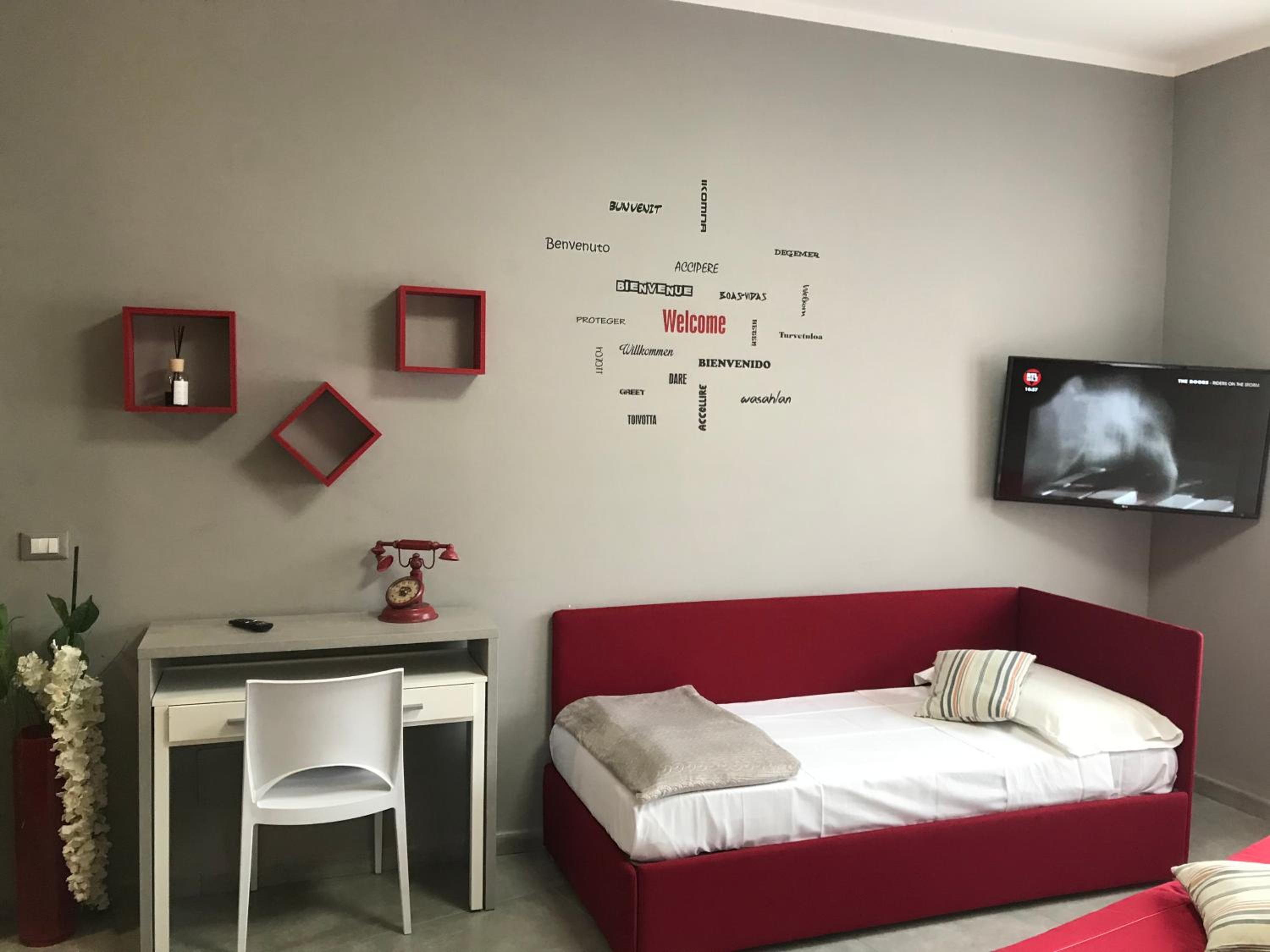 One-Bedroom Apartment - Photo 42