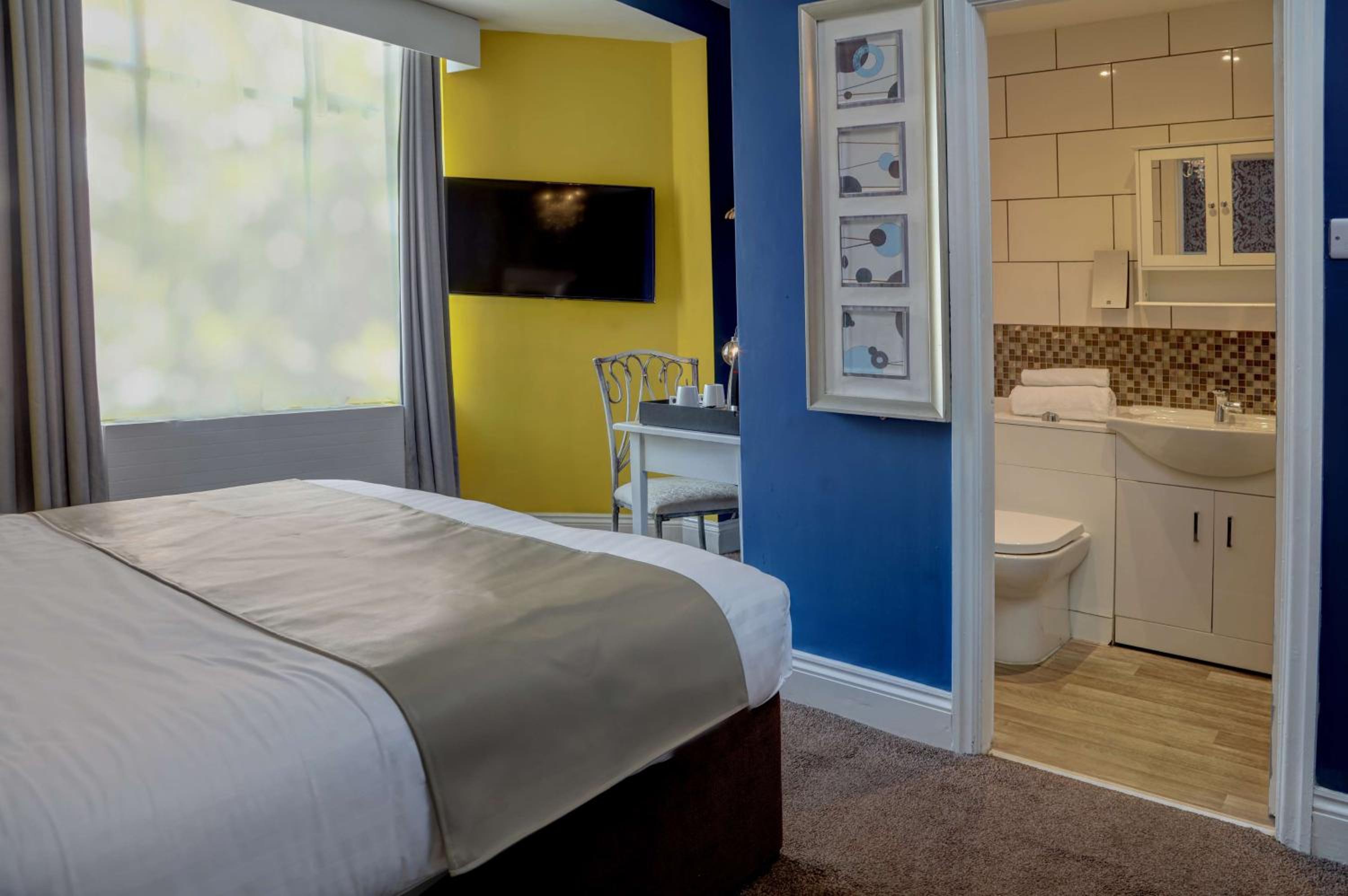 Cottage Room - Photo 12