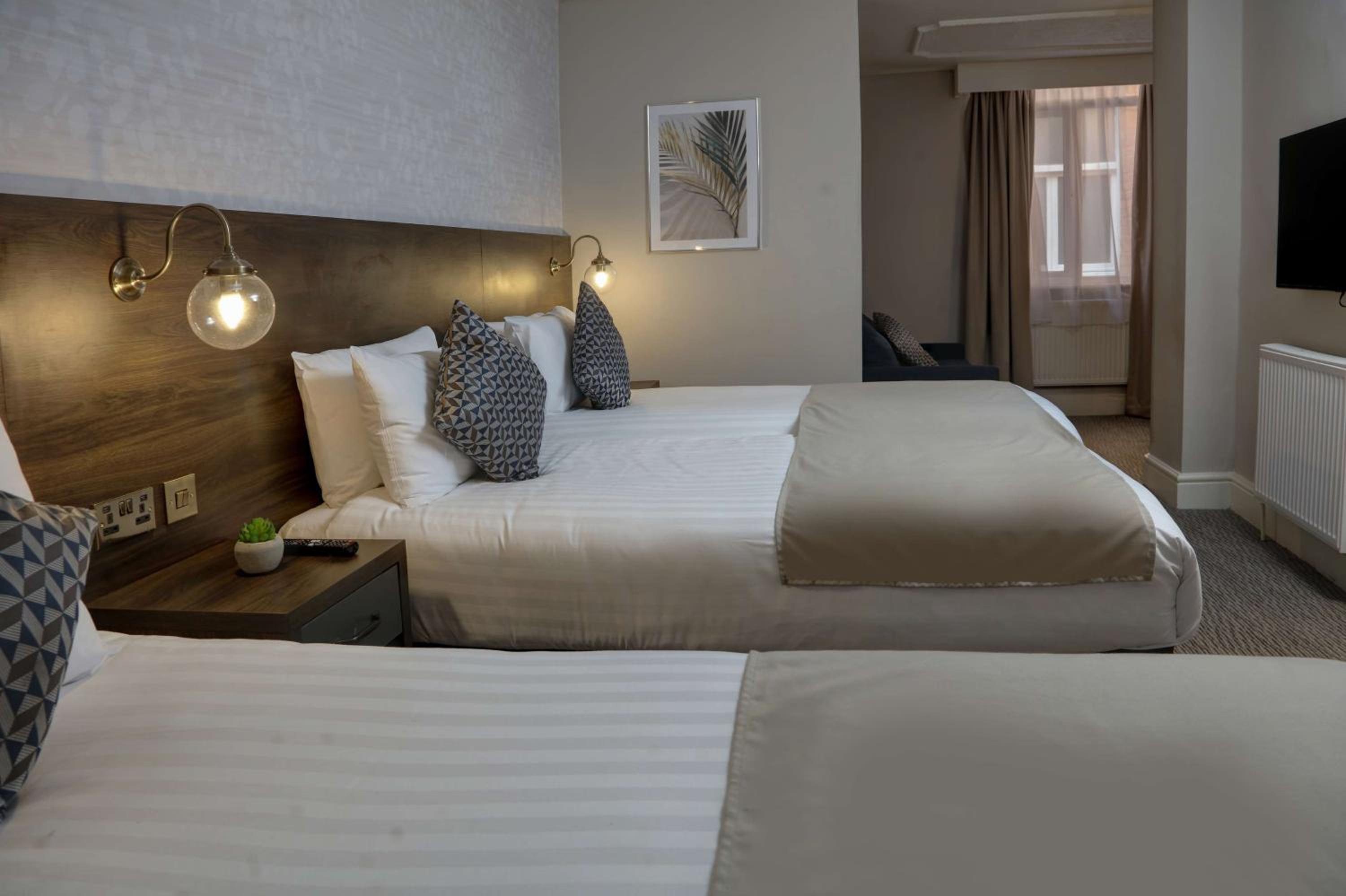 King Suite with Two King Beds - Non-Smoking - Photo 2