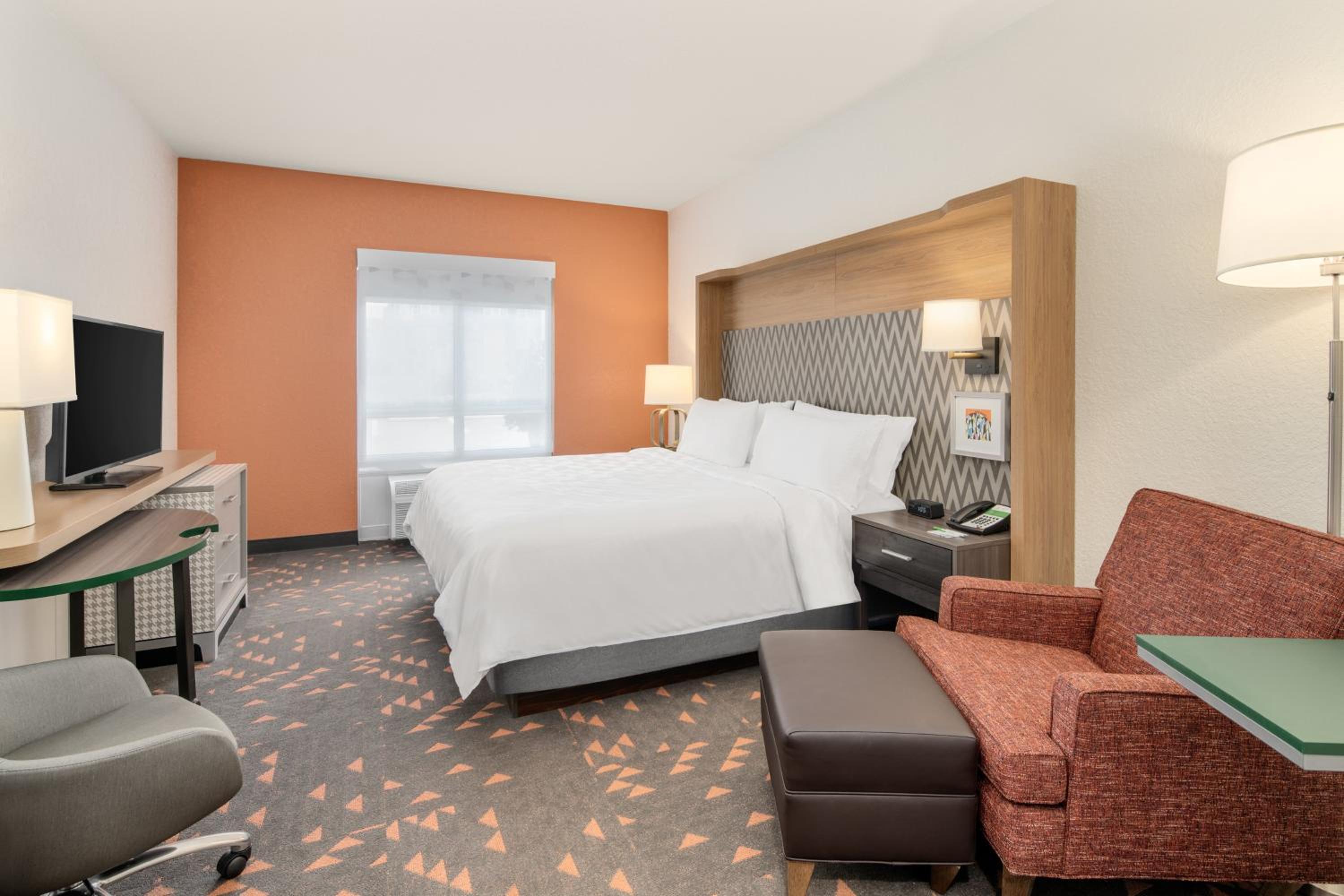 Suite with Two Beds - Mobility Accessible Tub
