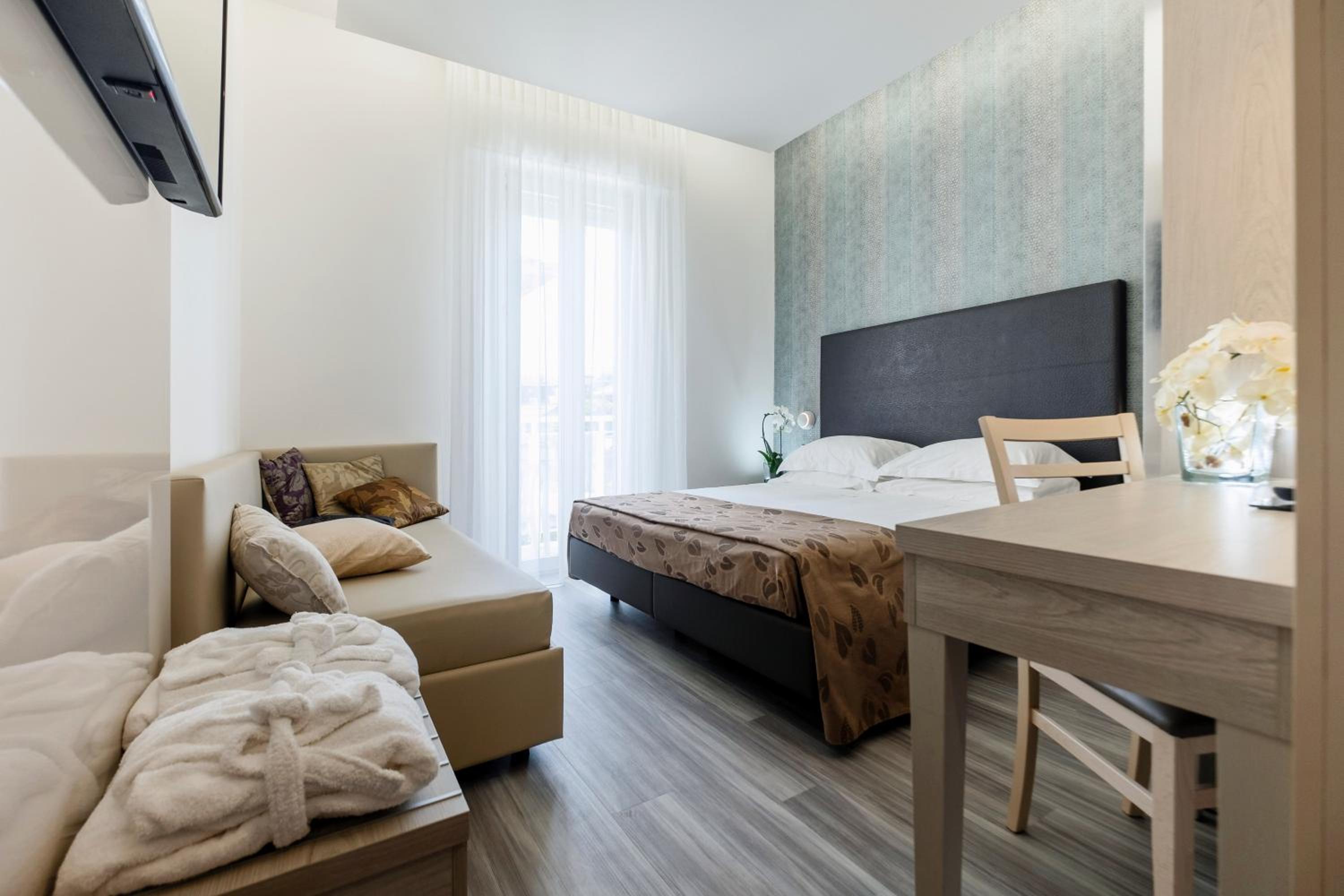 Superior Triple Room - Photo 6