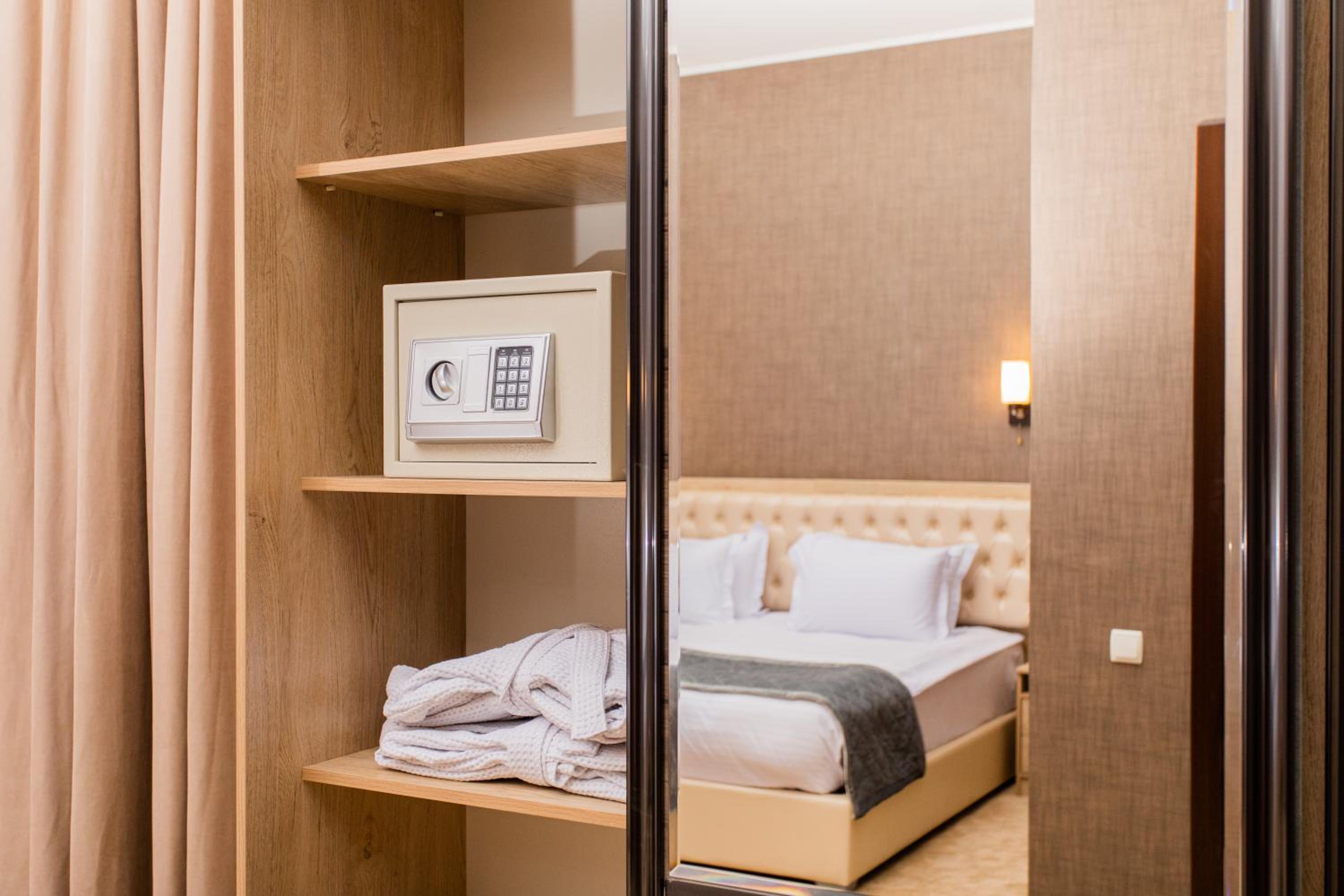 Twin Room - Photo 1