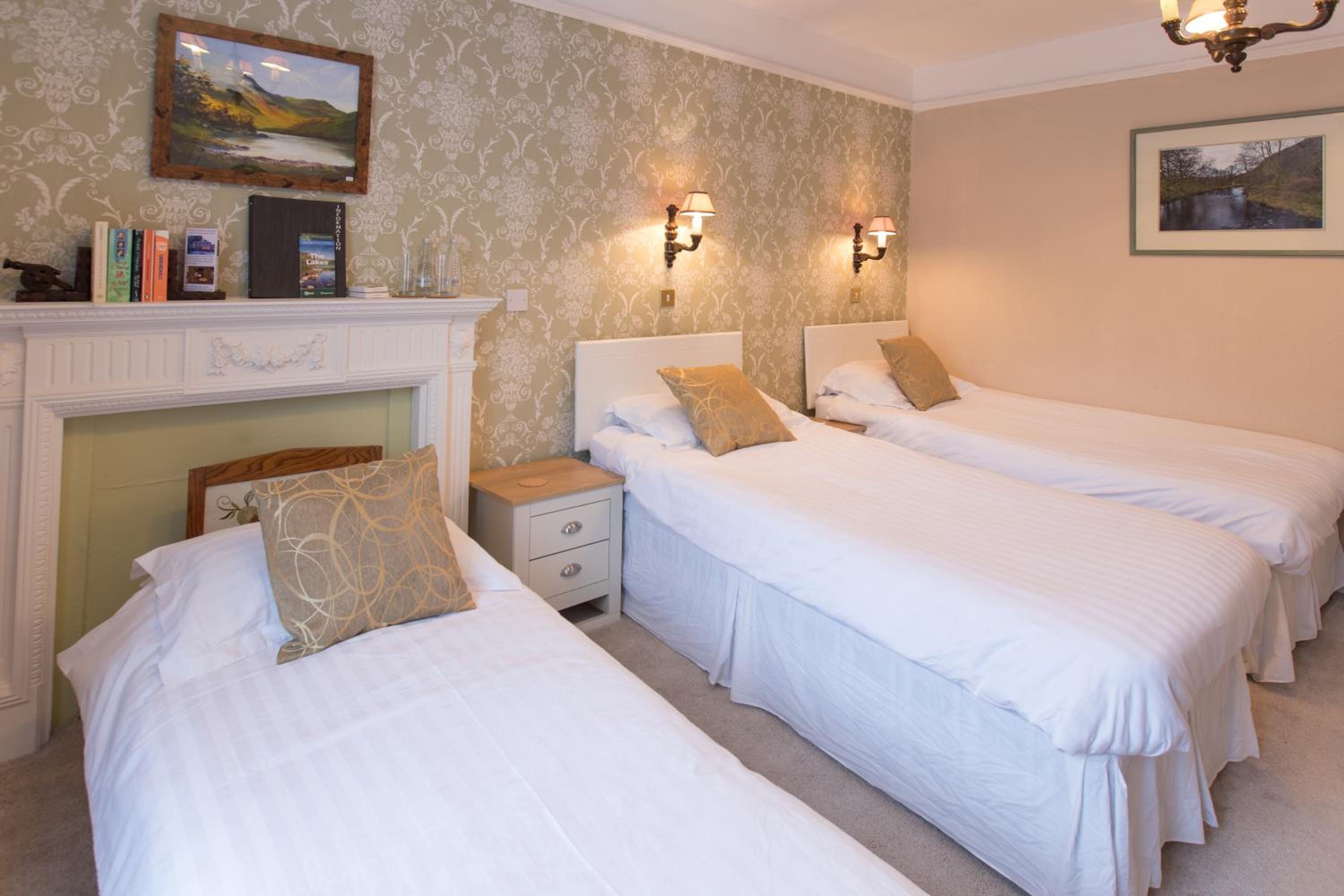 Superior Twin or Double Room photo 3