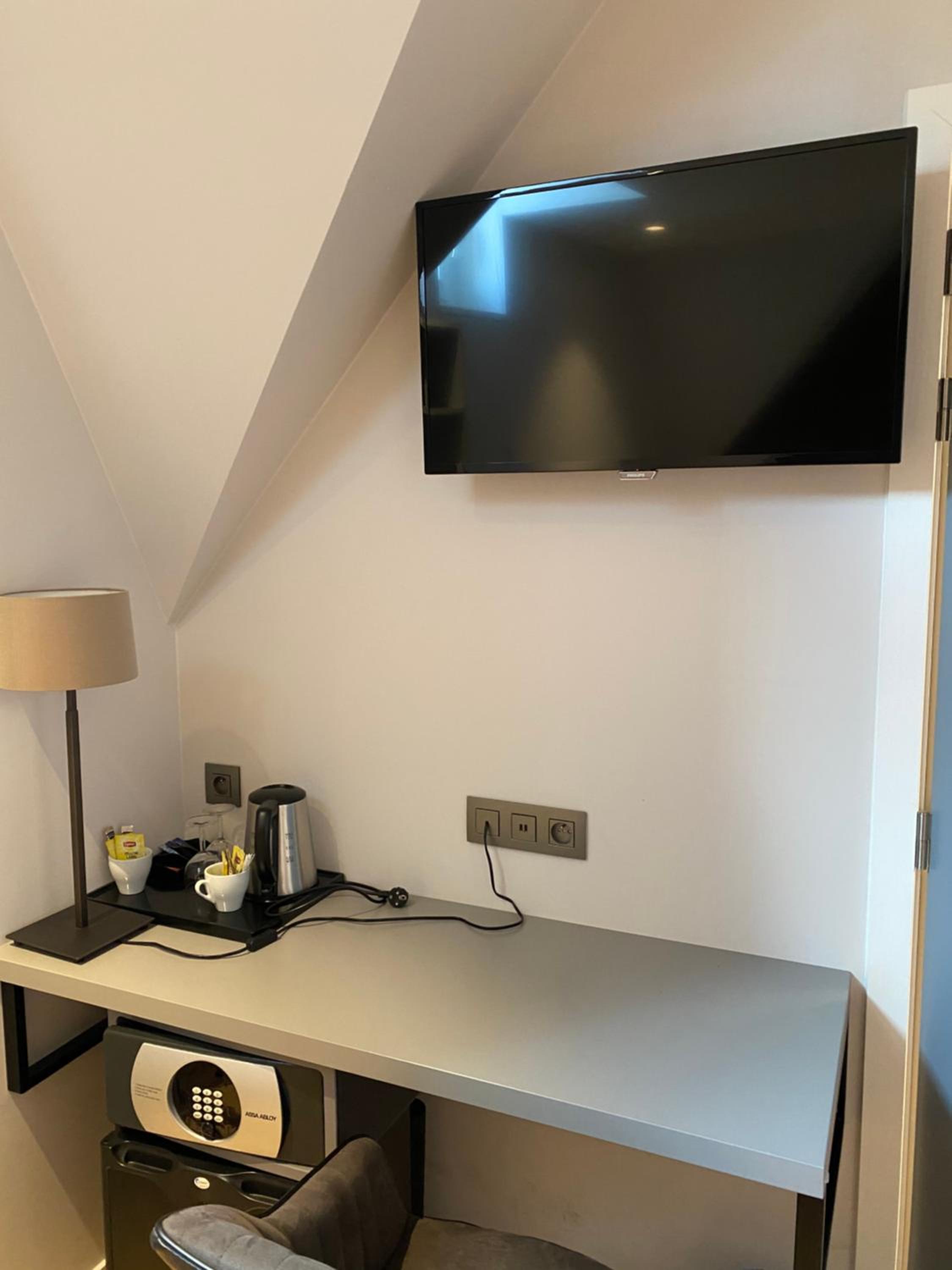 Budget Twin Room - Photo 6