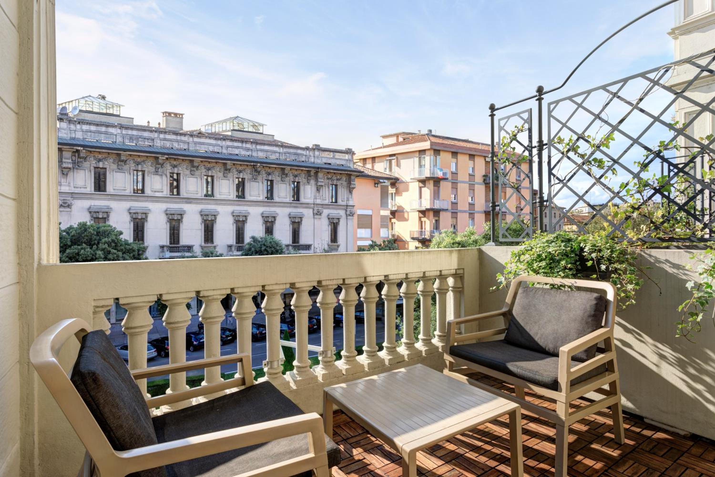 Standard Queen Room with Balcony