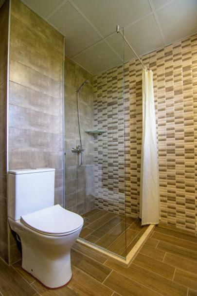 Triple Room (3 Adults + 1 Child) - Photo 4