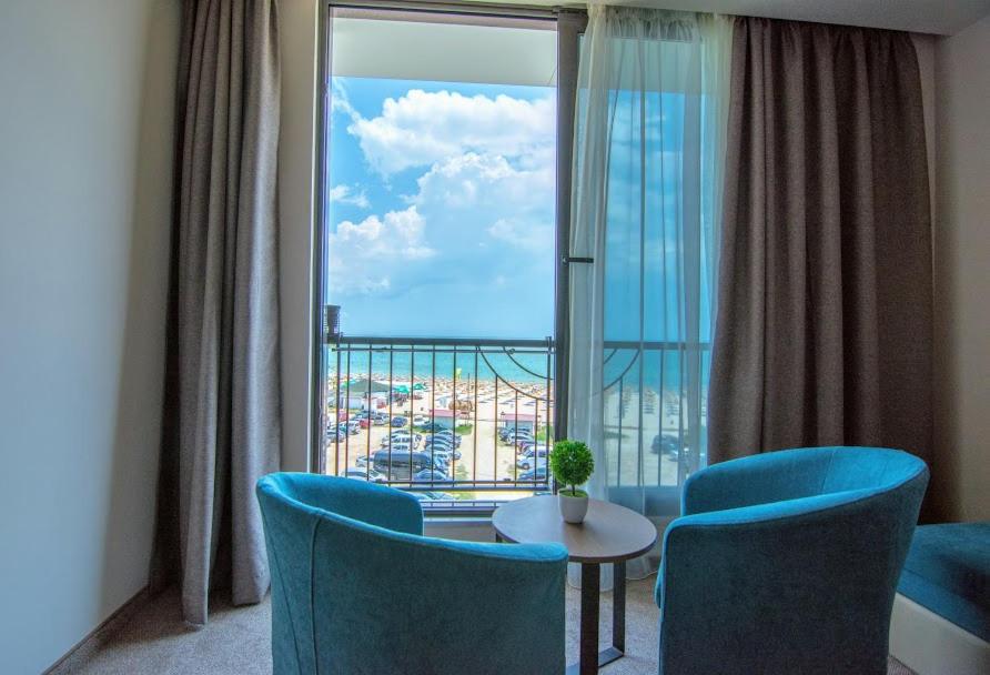 Deluxe double room with Front Sea View - Photo 3