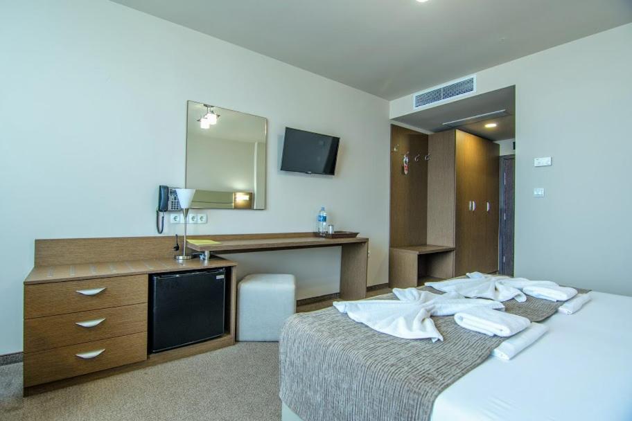 Double or Twin Room - Photo 2