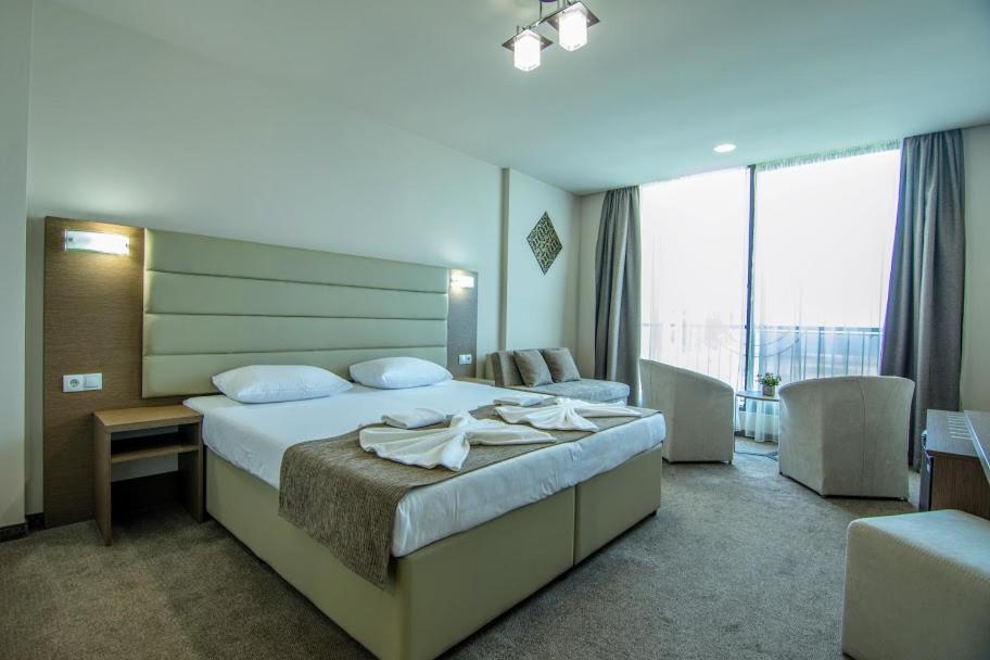 Double or Twin Room - Photo 1