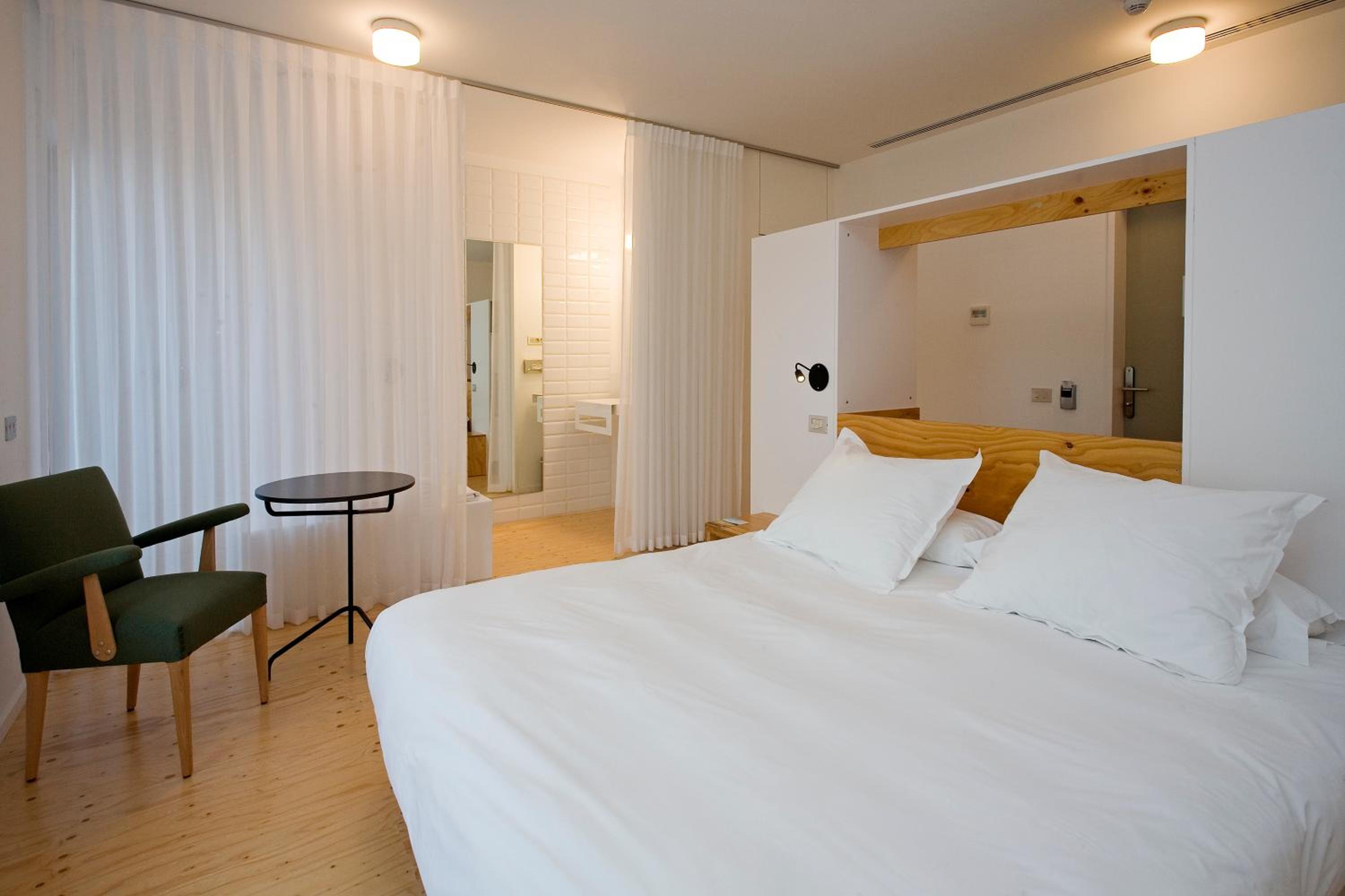 Suite With Private Patio and outdoor bathtub - Photo 3