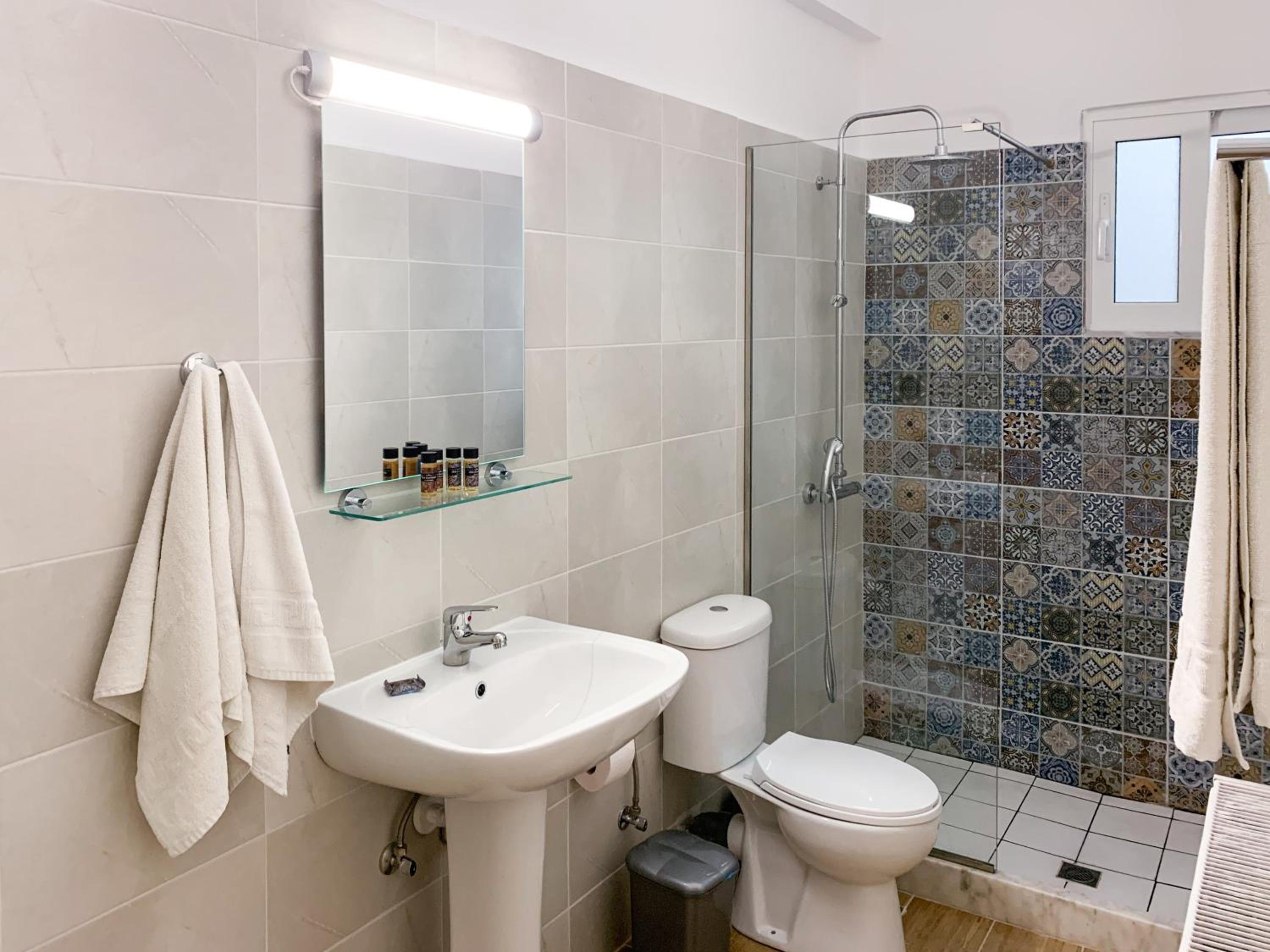 One-Bedroom Apartment with Balcony photo 2