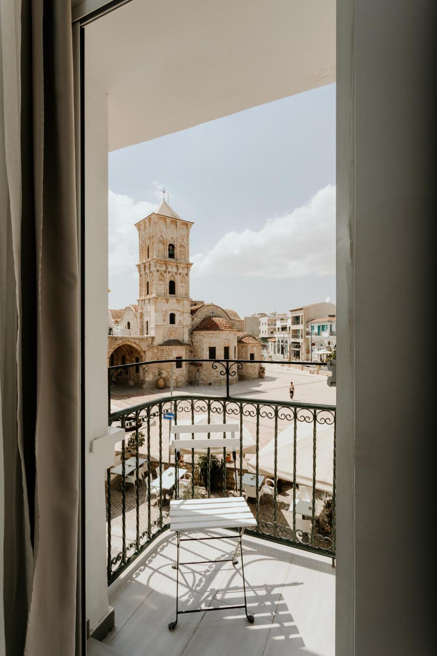 Executive Room with Balcony & City View photo 2