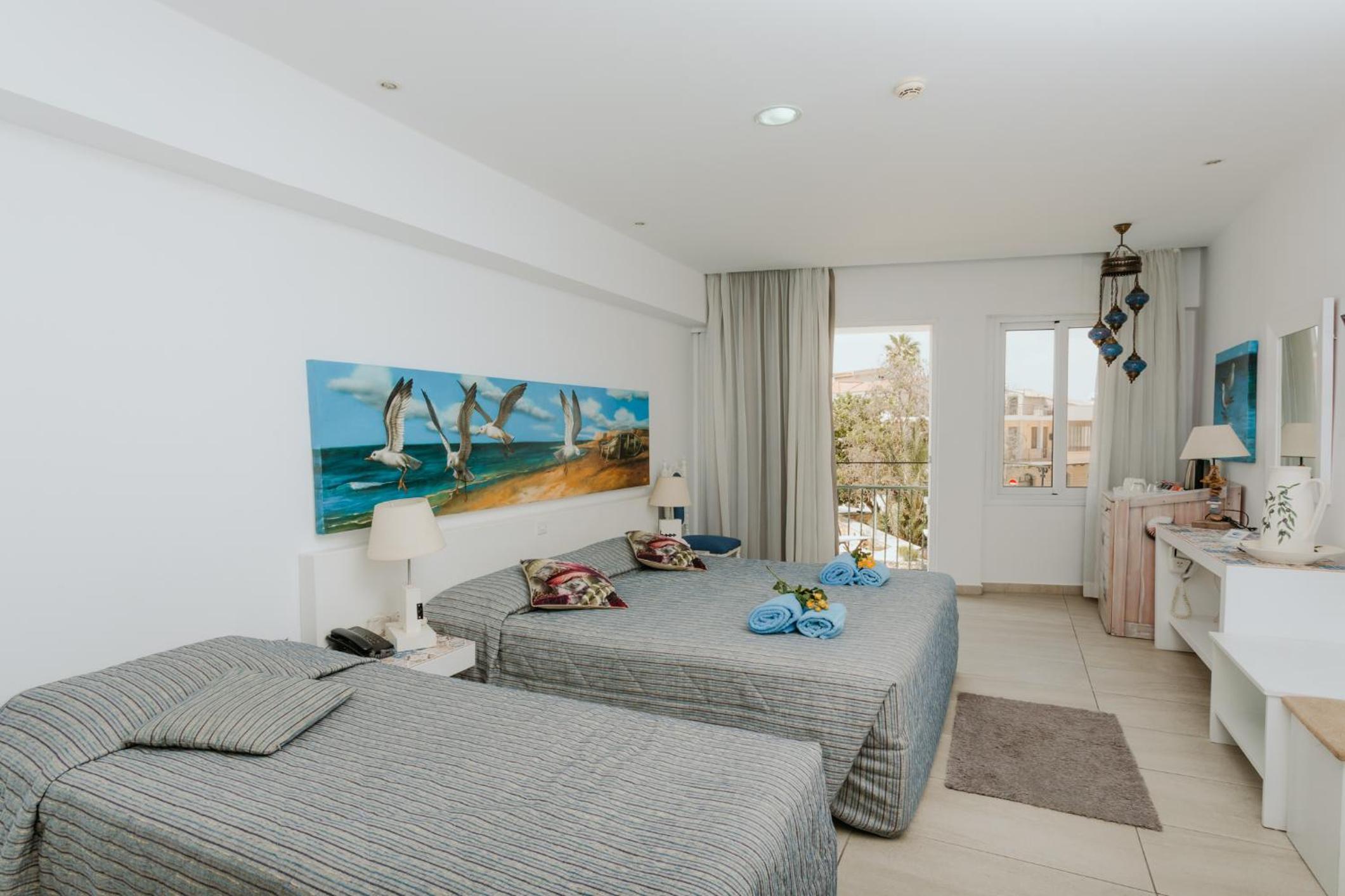 Executive Room with Balcony & City View photo 3