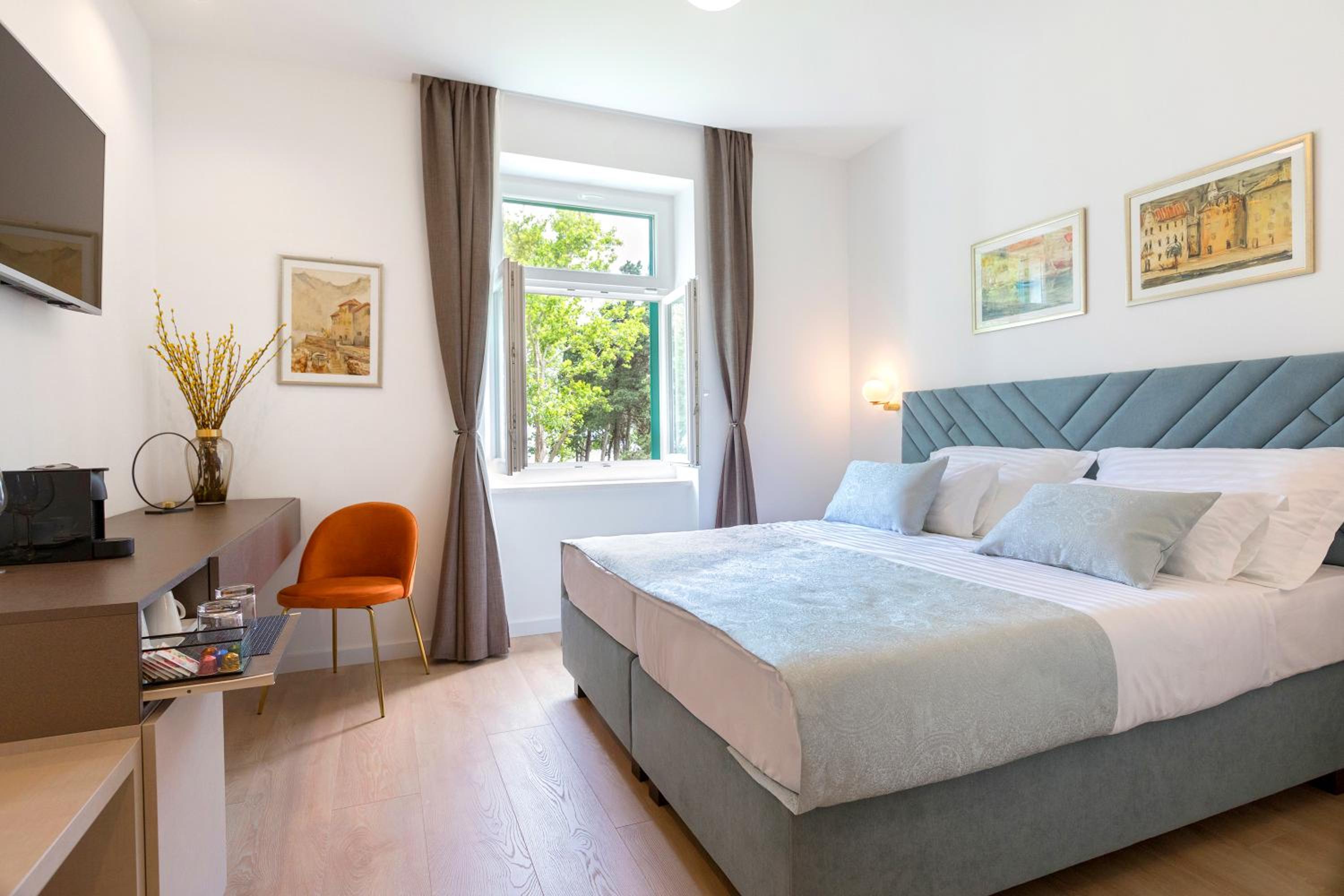Deluxe Double or Twin Room with Sea View - Photo 1