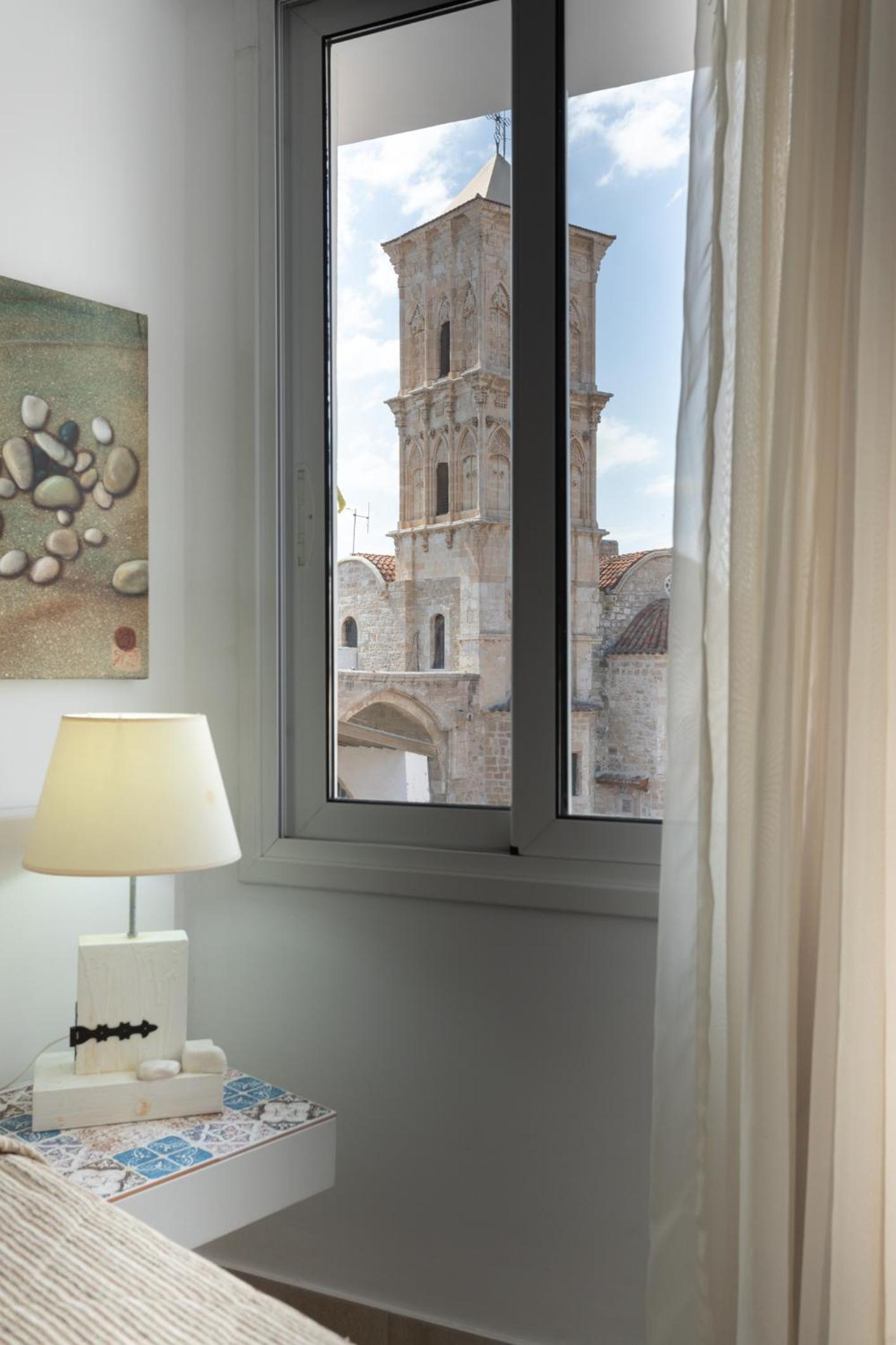 Double or Twin Room with Balcony and City View photo 3