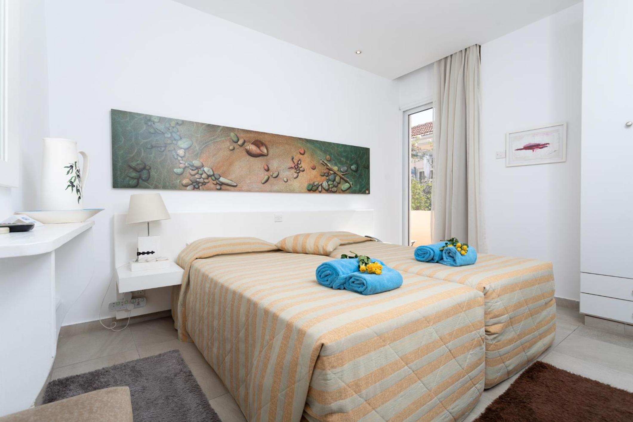 Double Room with Balcony photo 3