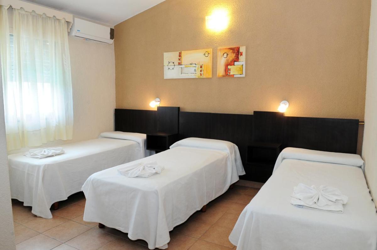 Standard Triple Room photo 2