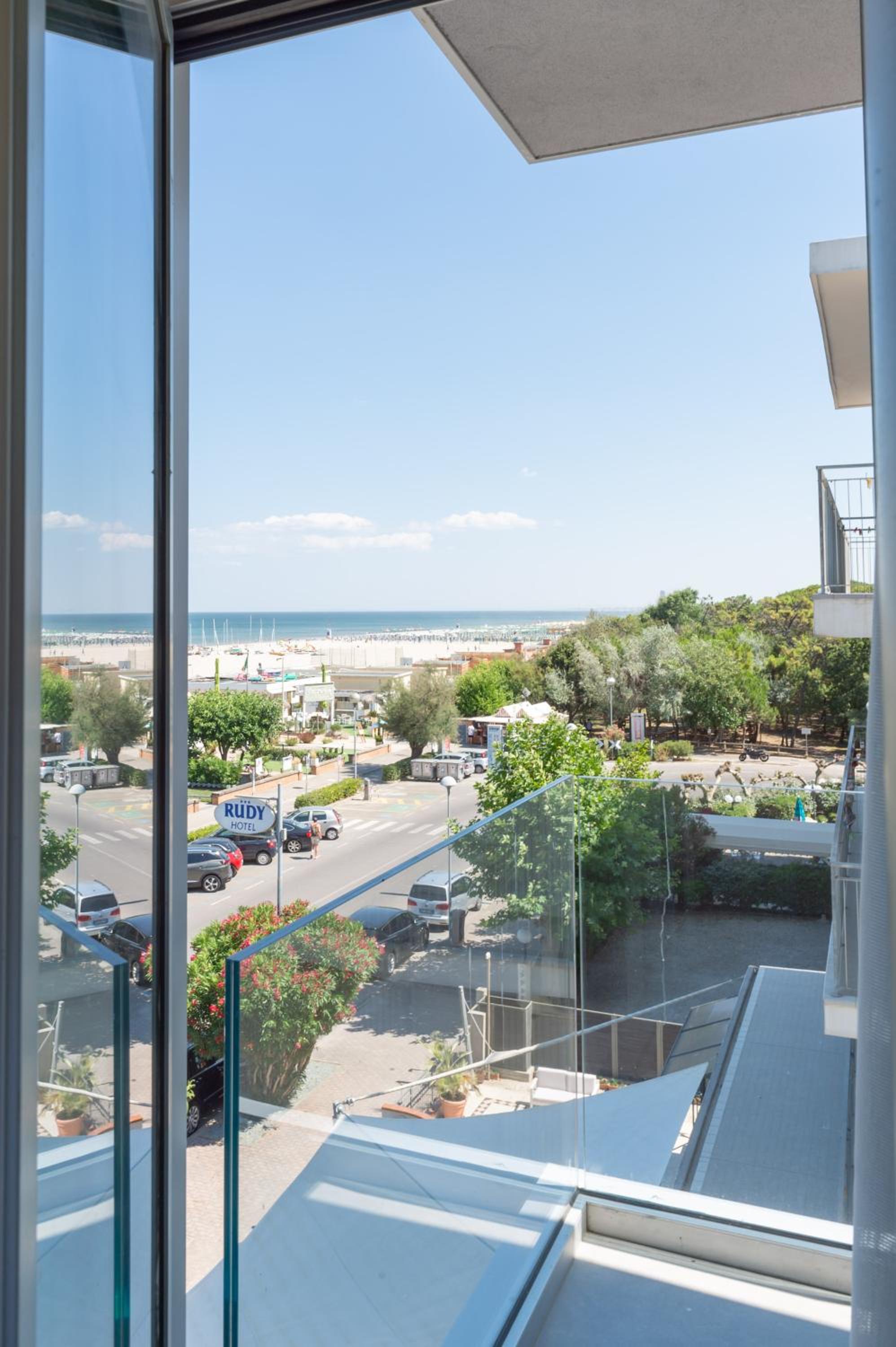 Queen Suite Sea Front - Photo 6