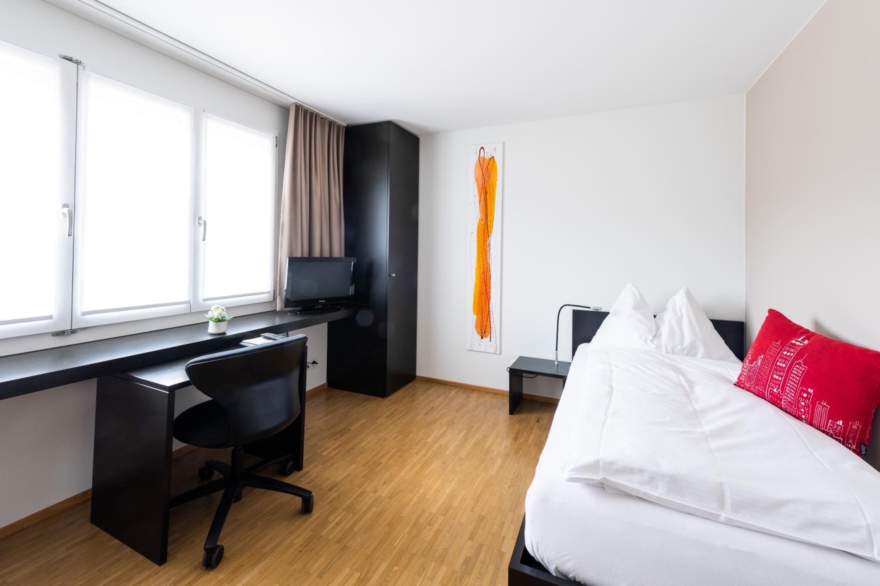 Single Room photo 3