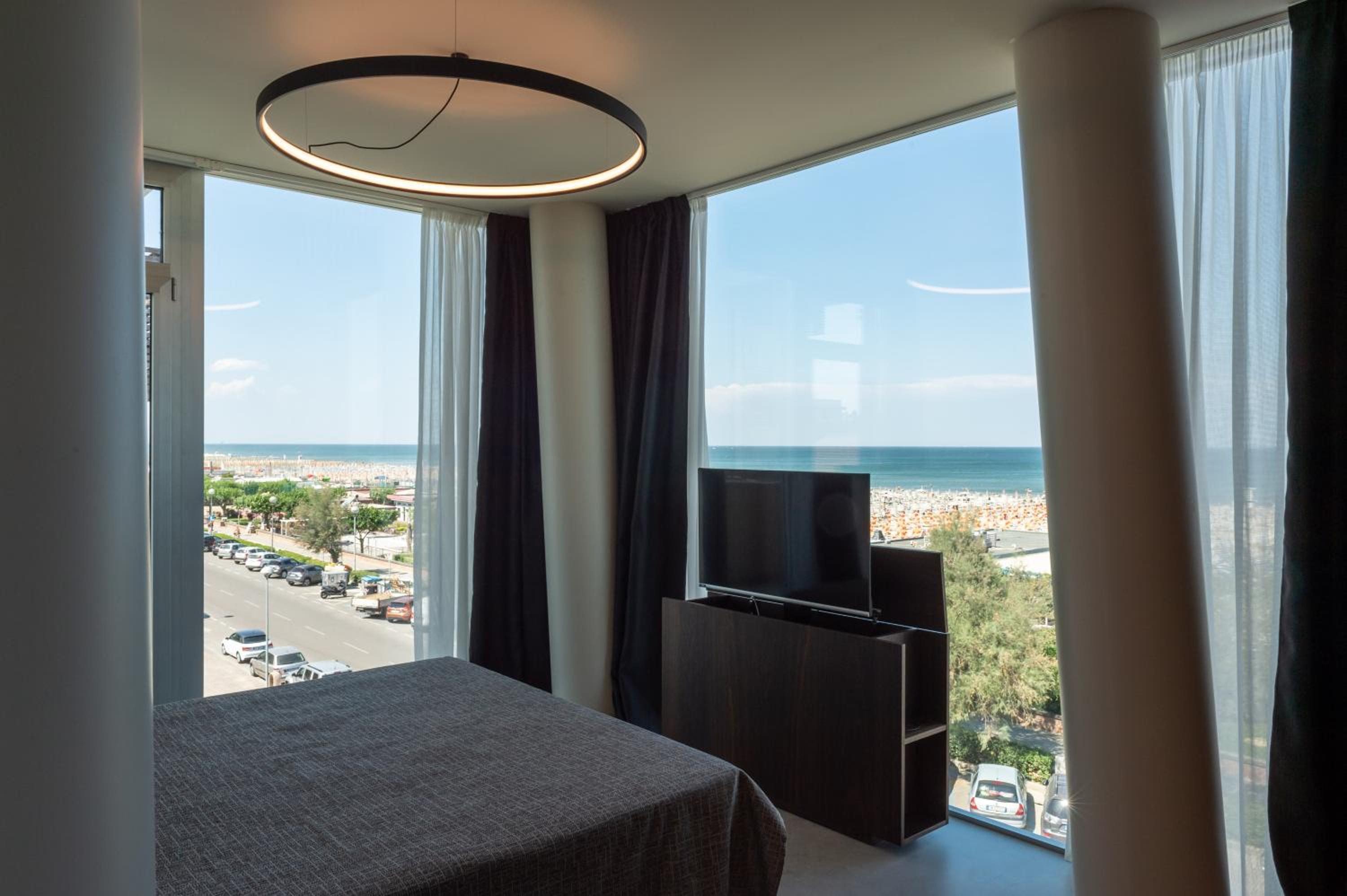 Queen Suite Sea Front - Photo 4