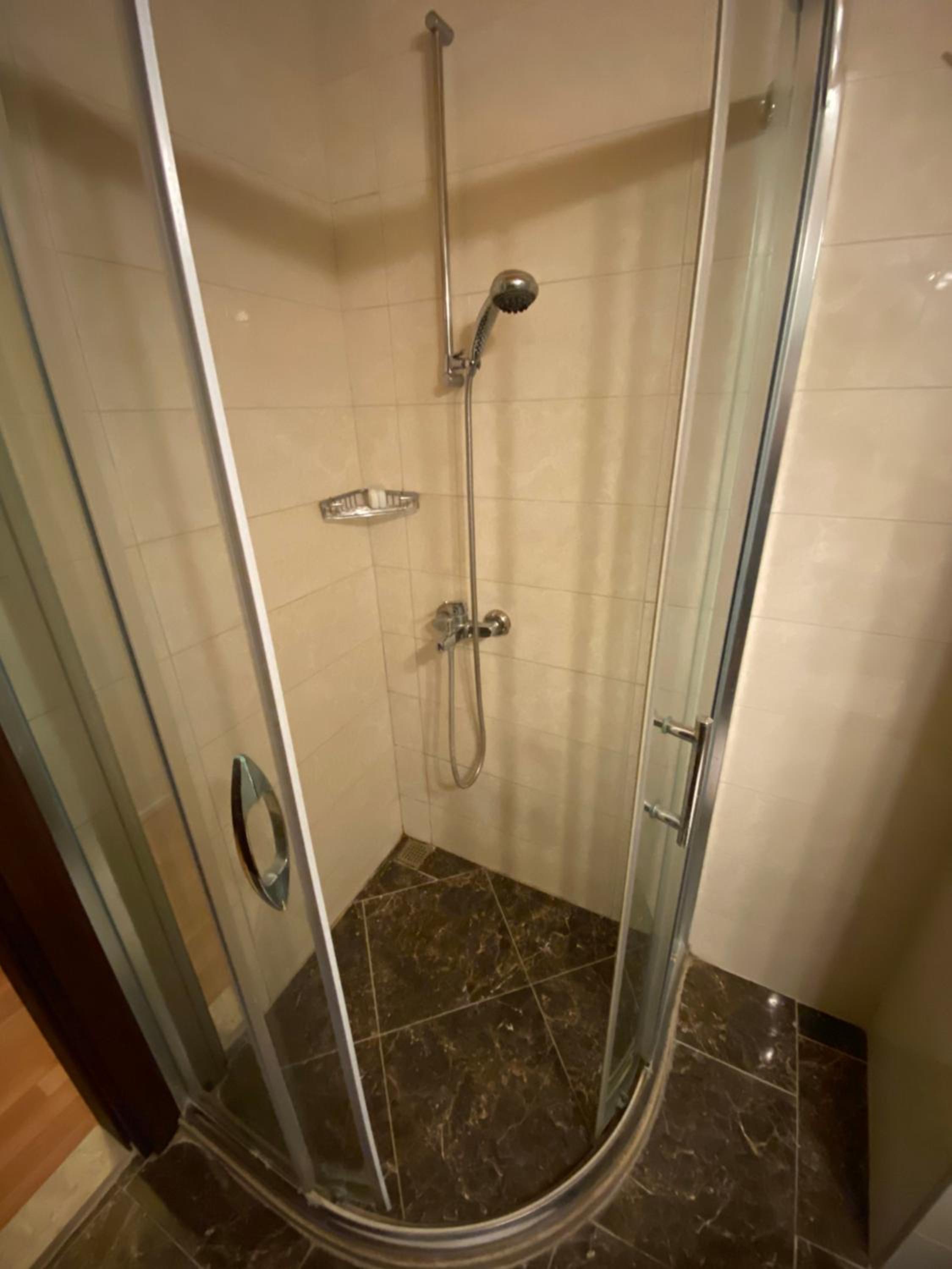 Double Room with Balcony - Photo 11