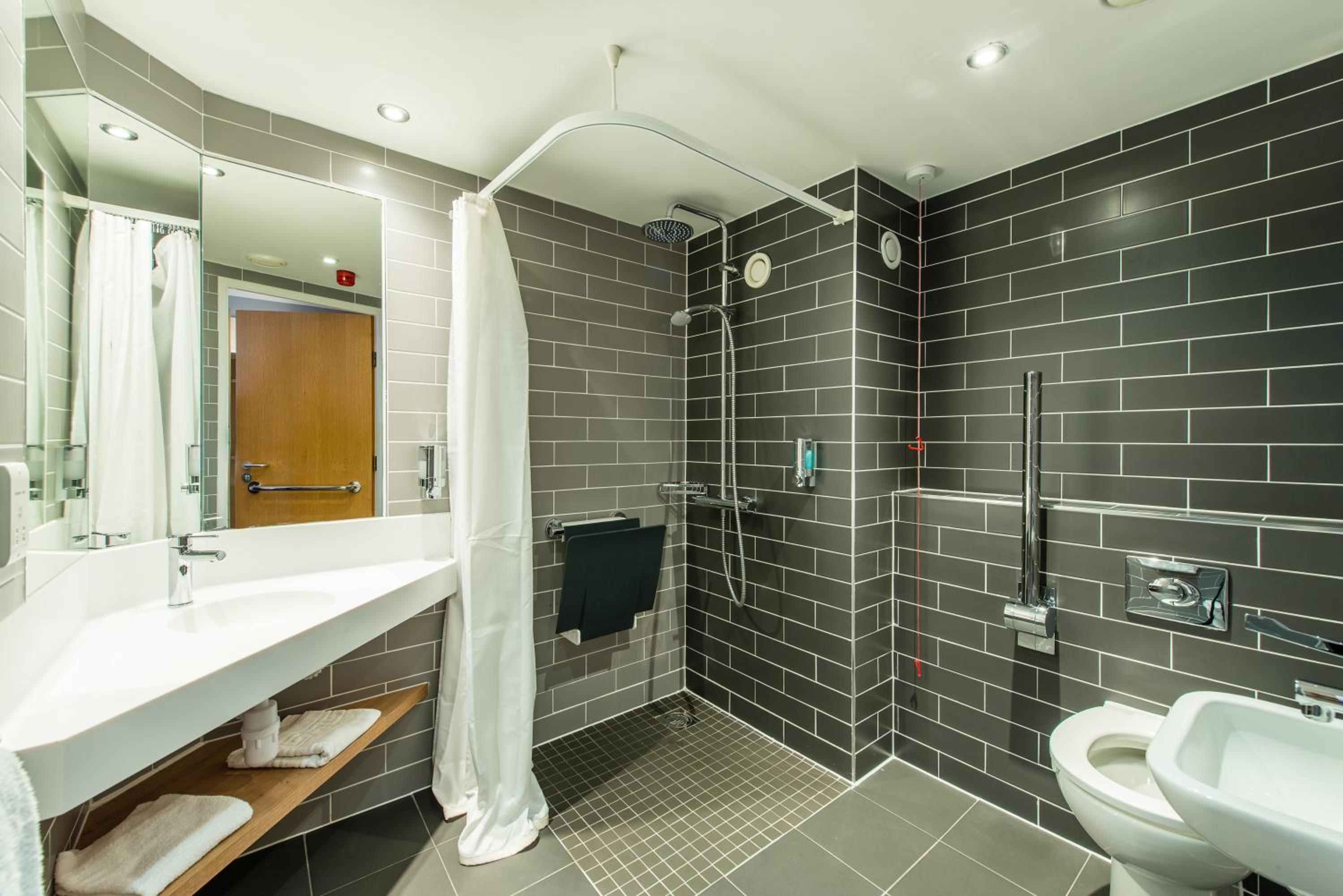 Holiday Inn Express Strathclyde Park M74, Jct 5, an IHG Hotel, Photo 3