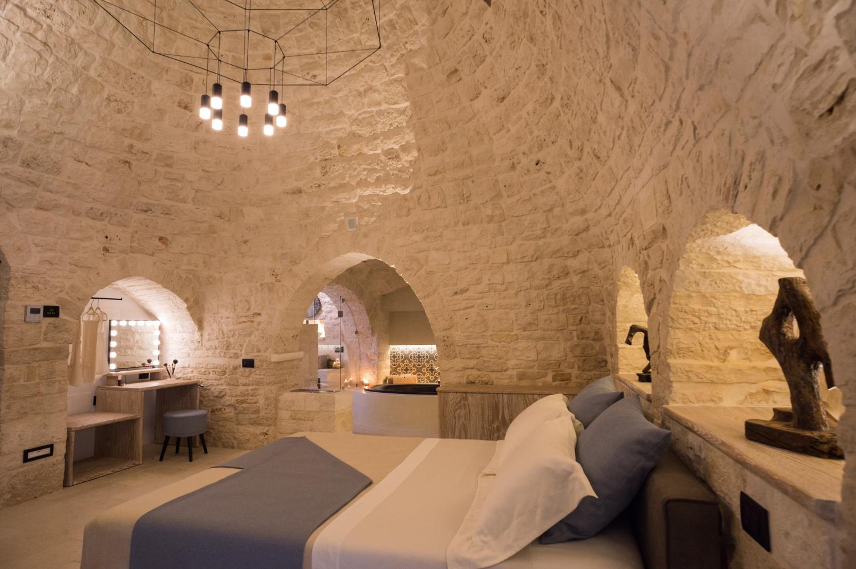 King Room with Spa Bath - Photo 13