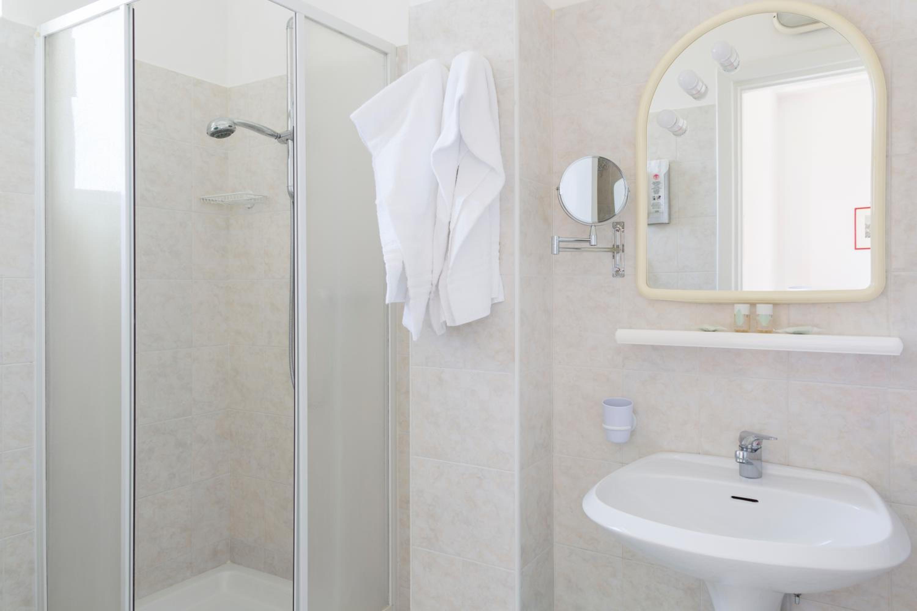Superior Double or Twin Room with Terrace - Photo 7