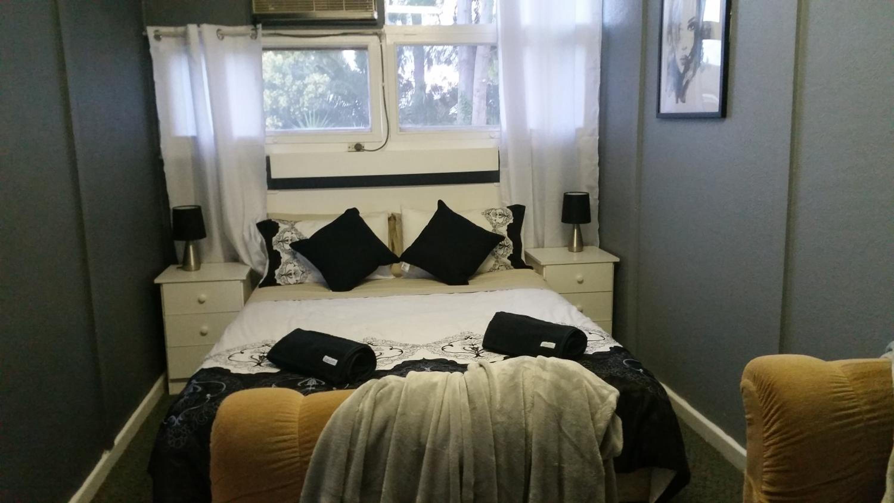 Standard Queen Room - Photo 1