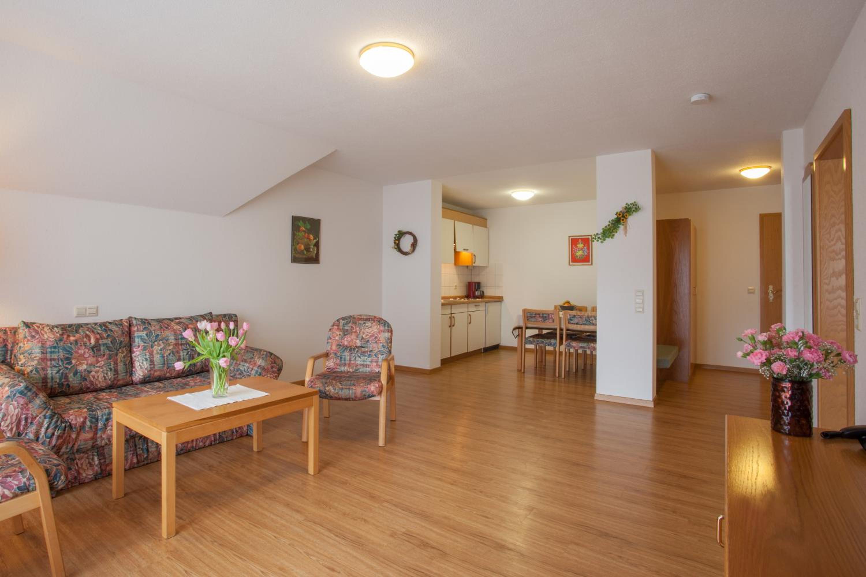 One-Bedroom Apartment photo 1