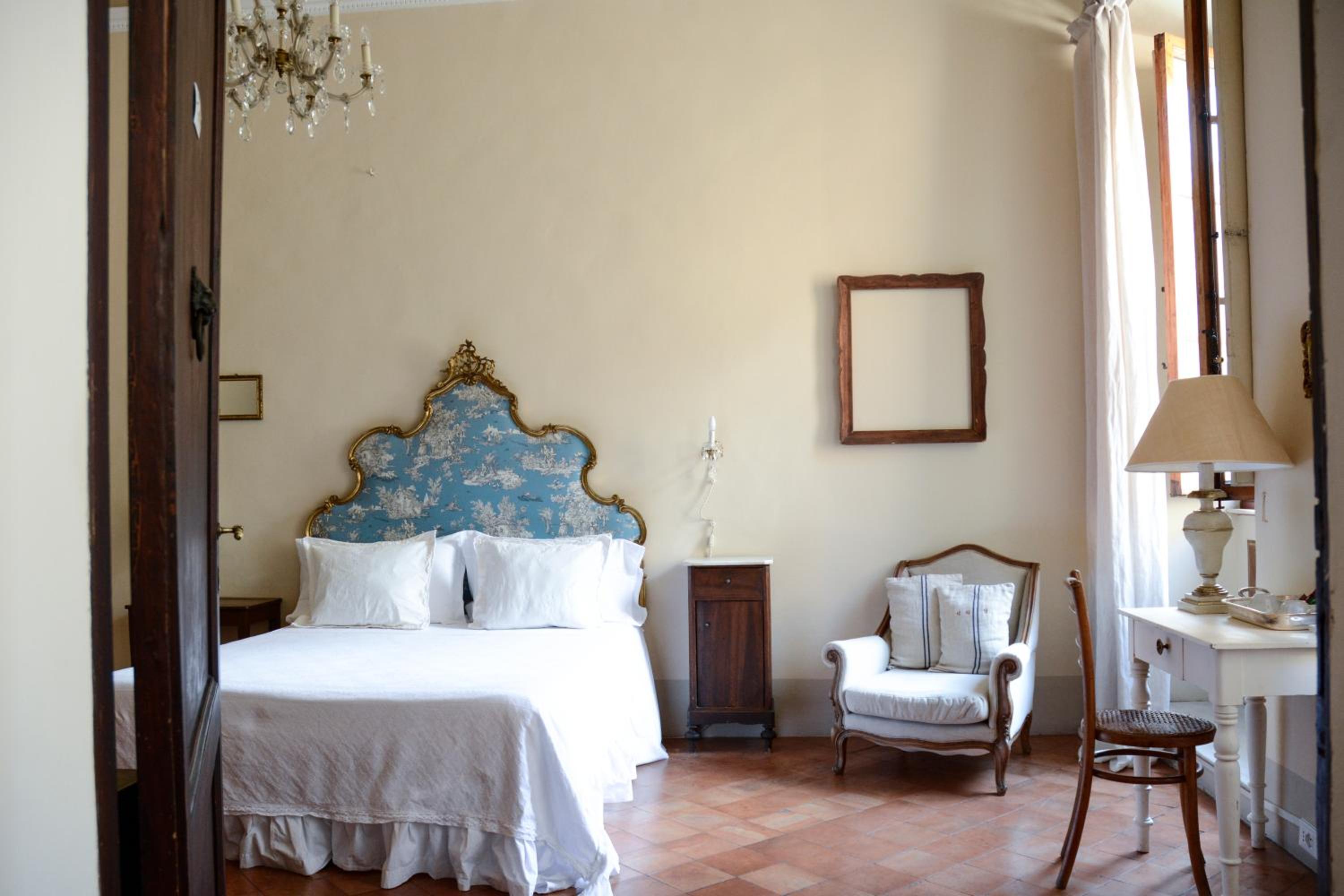 Large Double Room - Photo 8