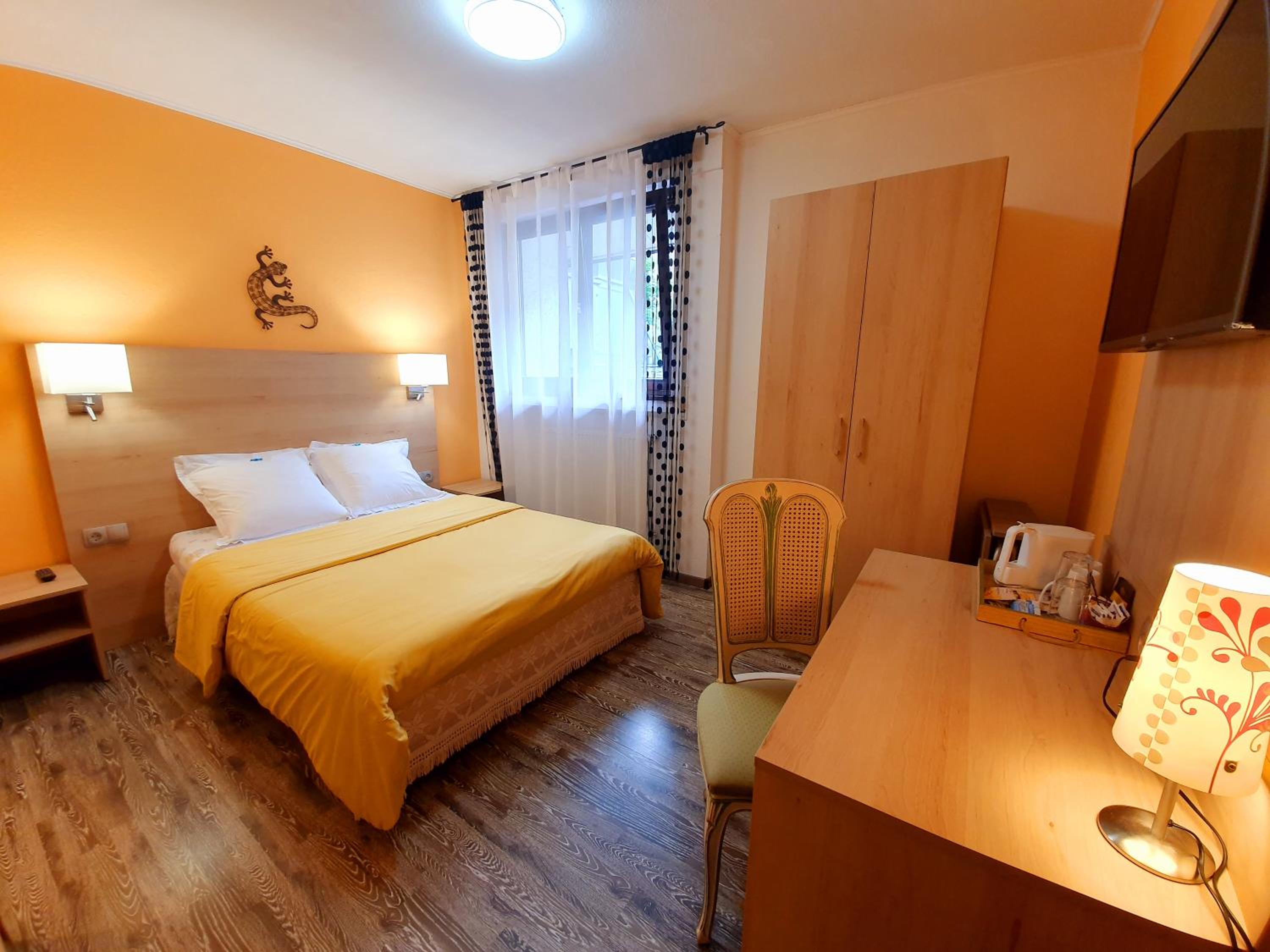 Double or Twin Room - Photo 2