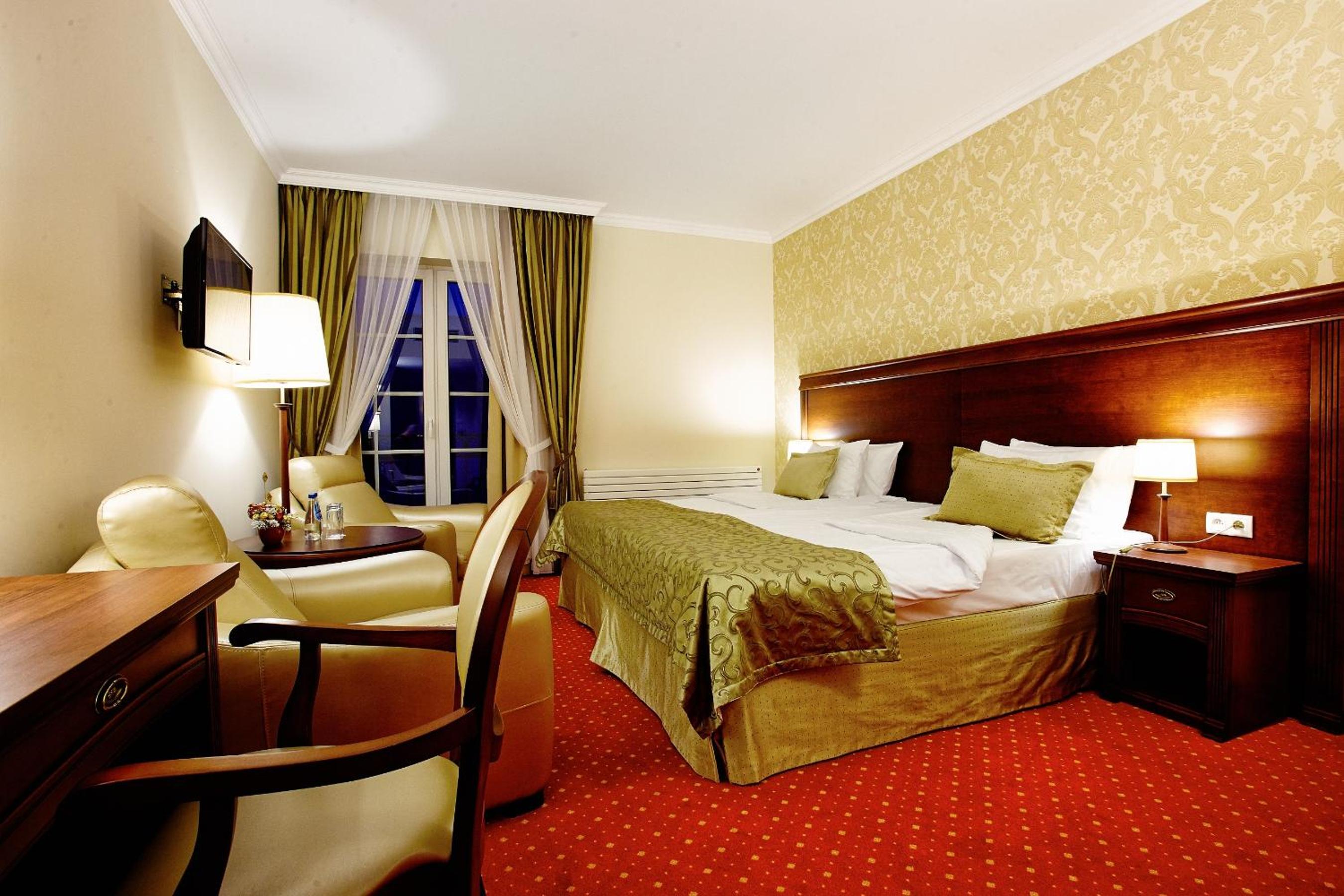 Double or Twin Room photo 3