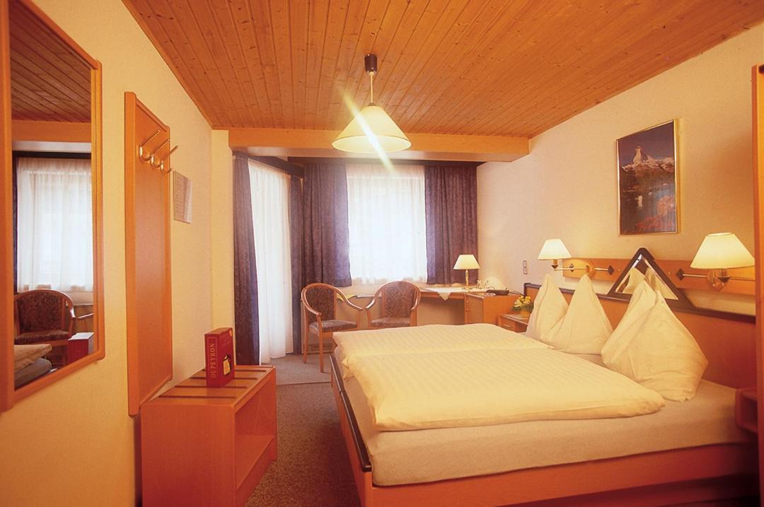Double or Twin Room with Mountain View photo 1