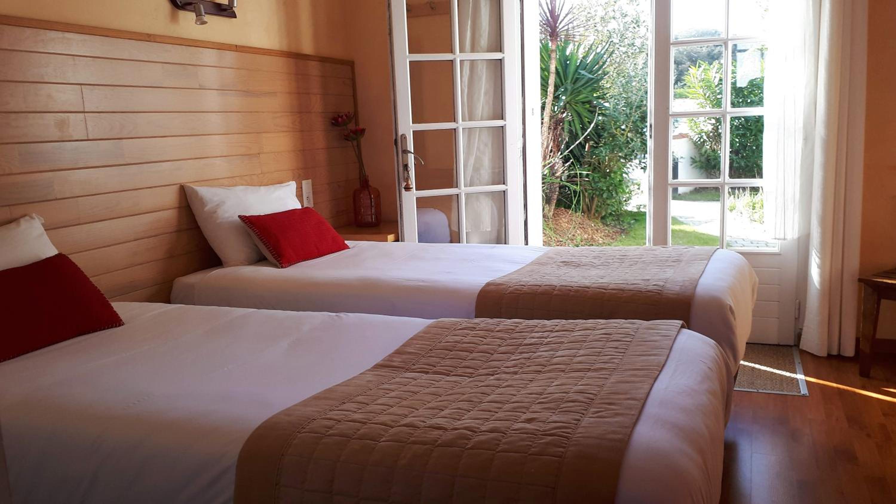 Twin Room with Private Bathroom photo 1