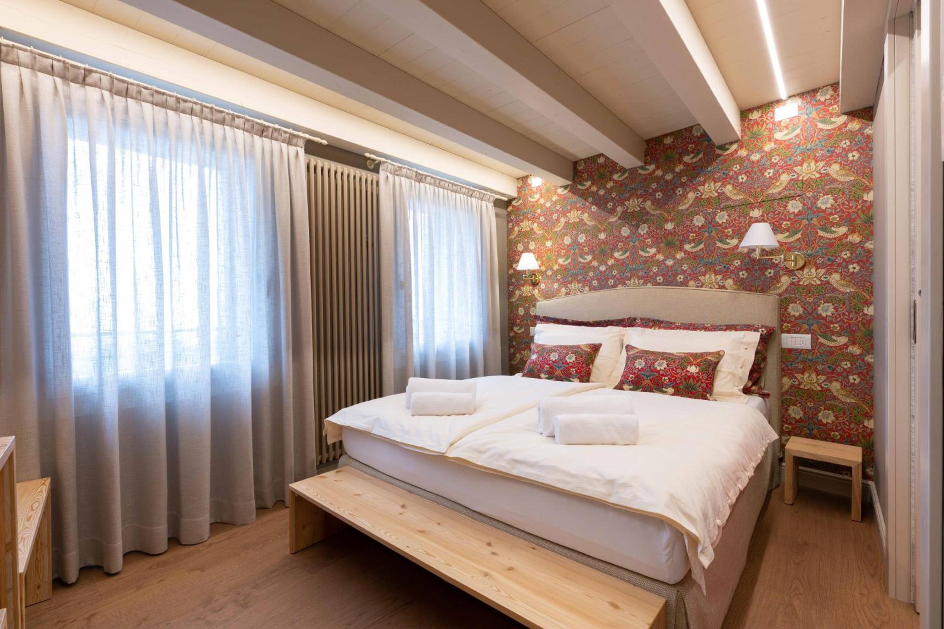 Deluxe Room - Photo 6