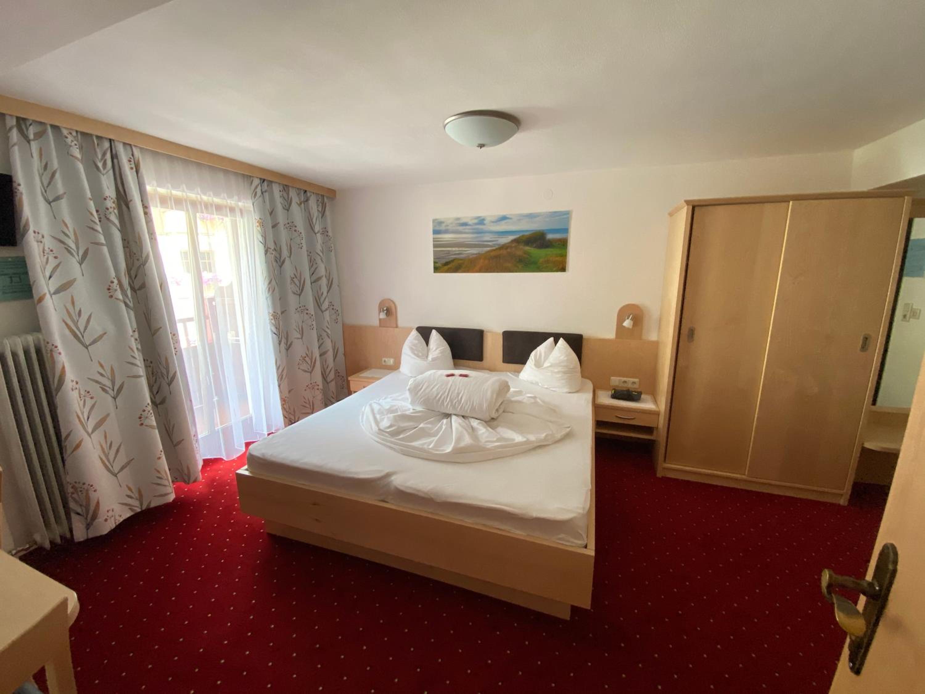 Double Room with Balcony photo 2