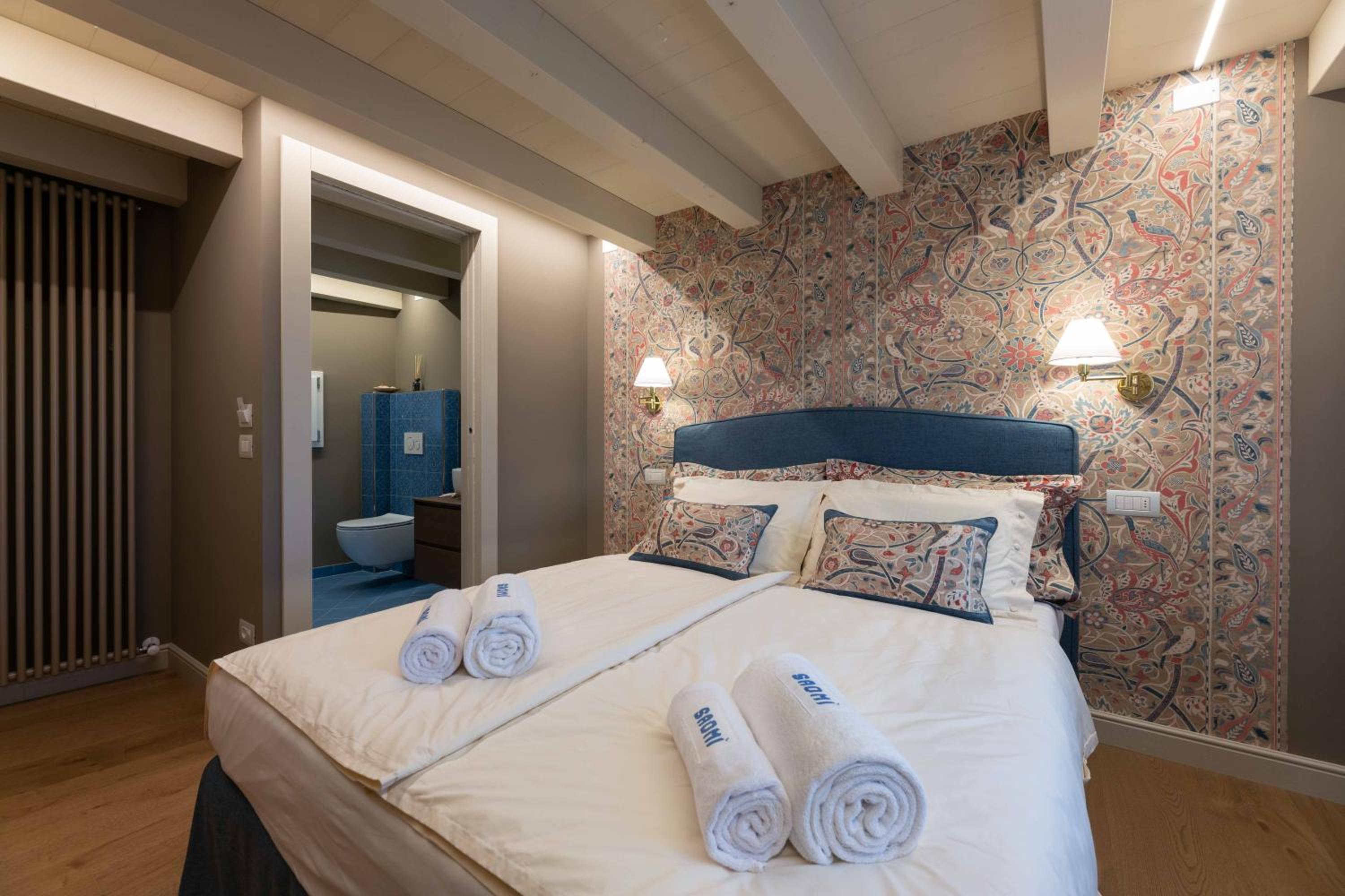 Deluxe Room - Photo 1