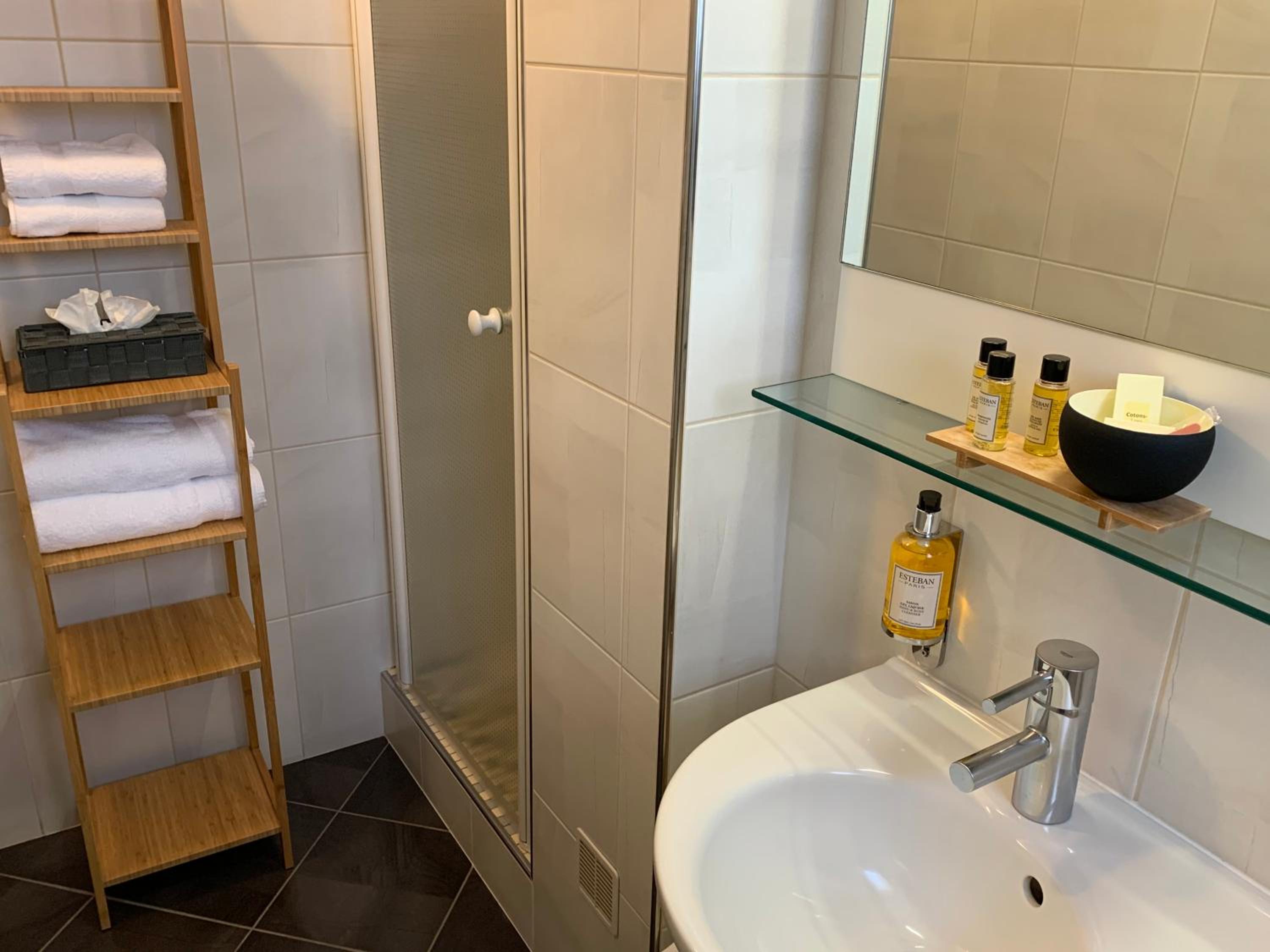 Budget Double Room photo 2