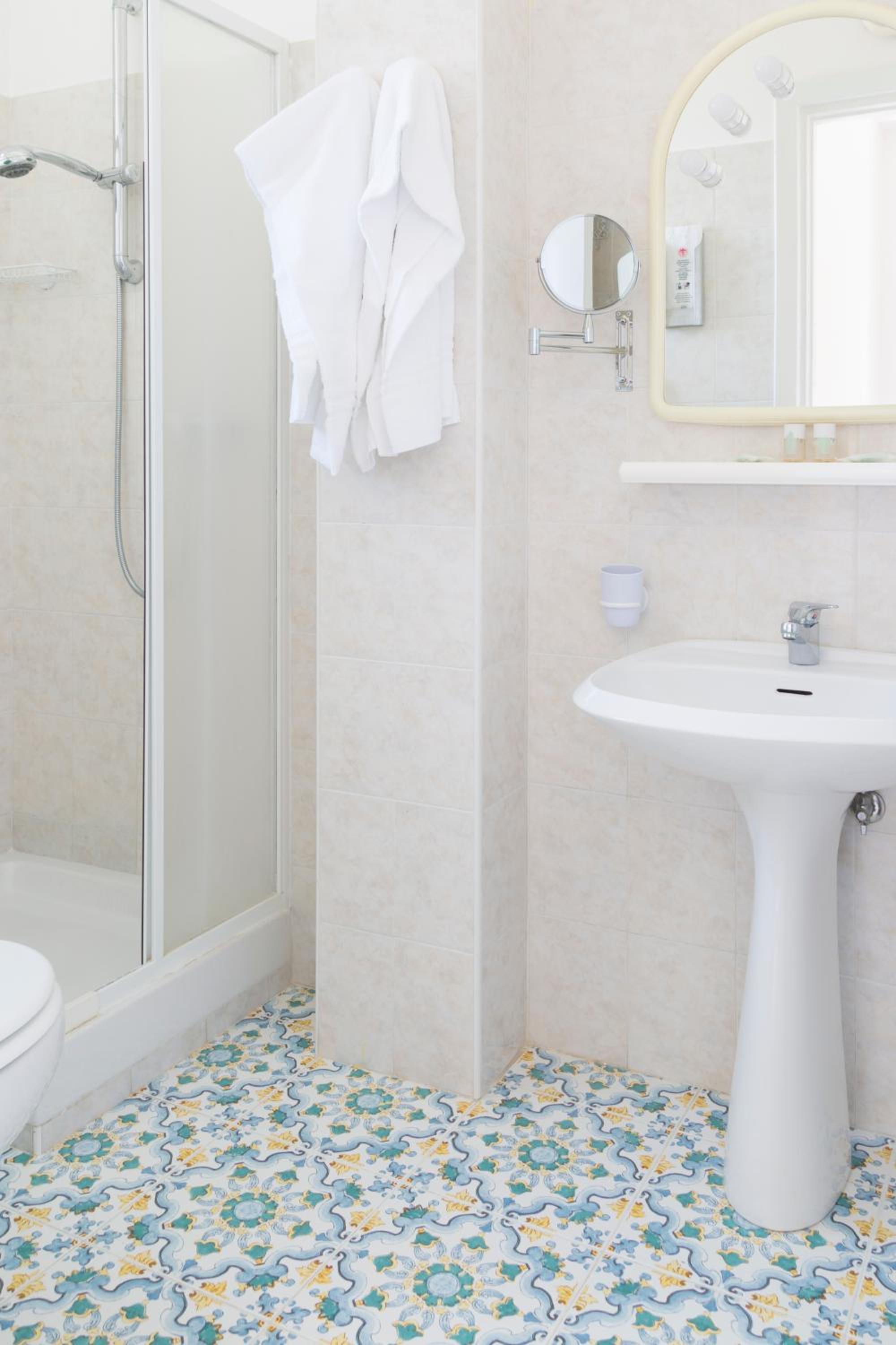 Standard Double or Twin Room photo 2