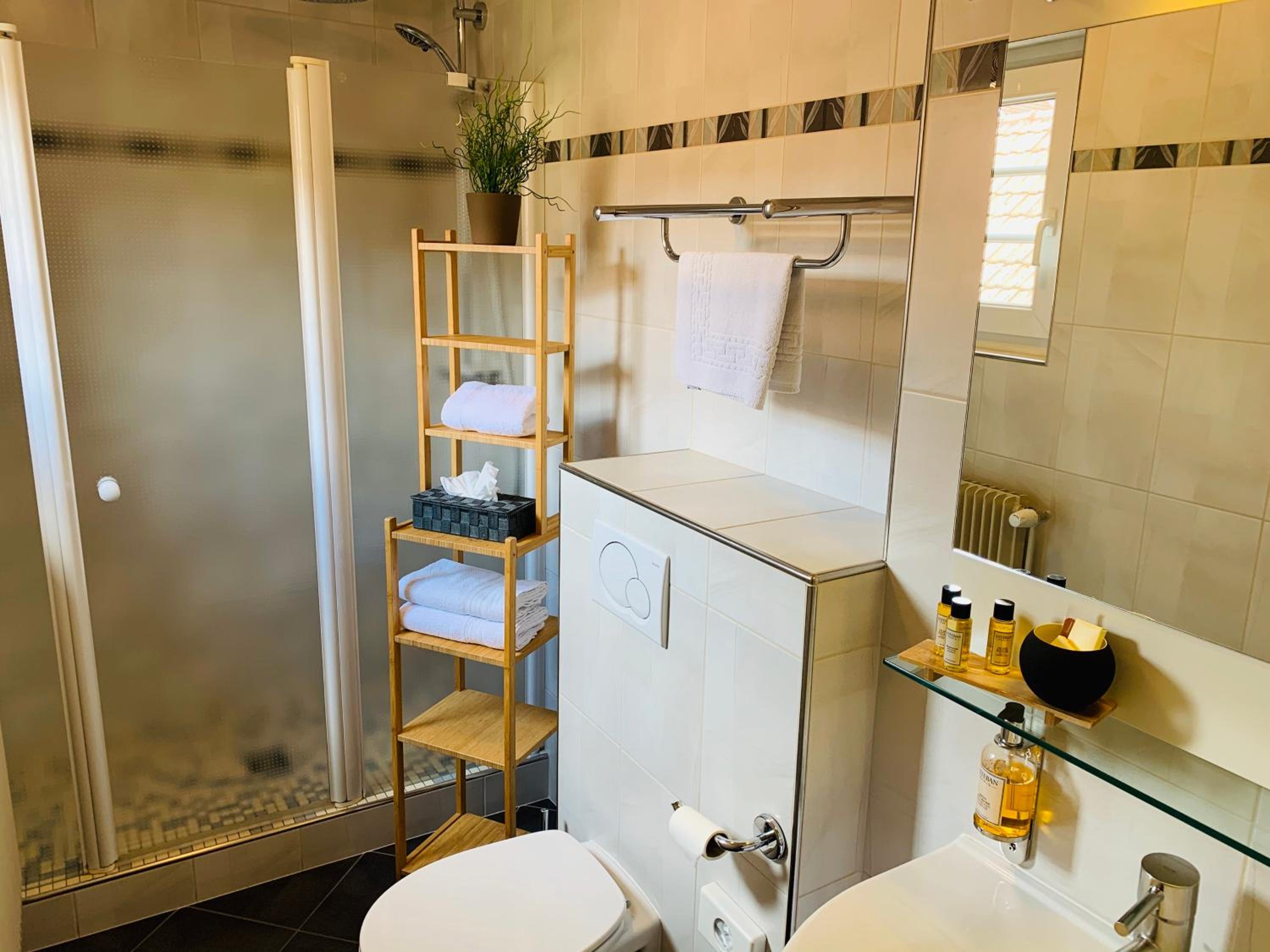 Twin Room with Shower photo 3
