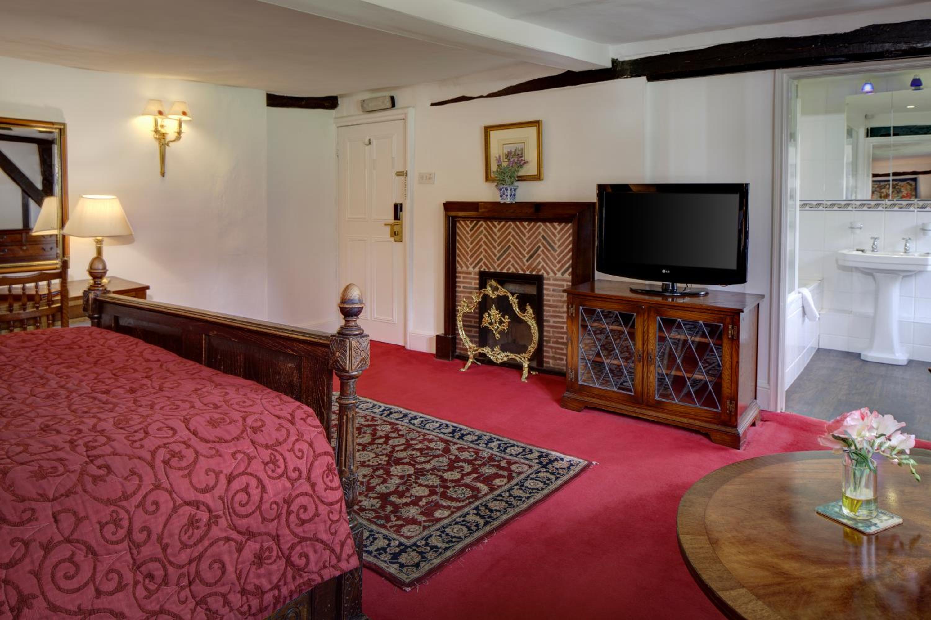 Queen Suite - Photo 4