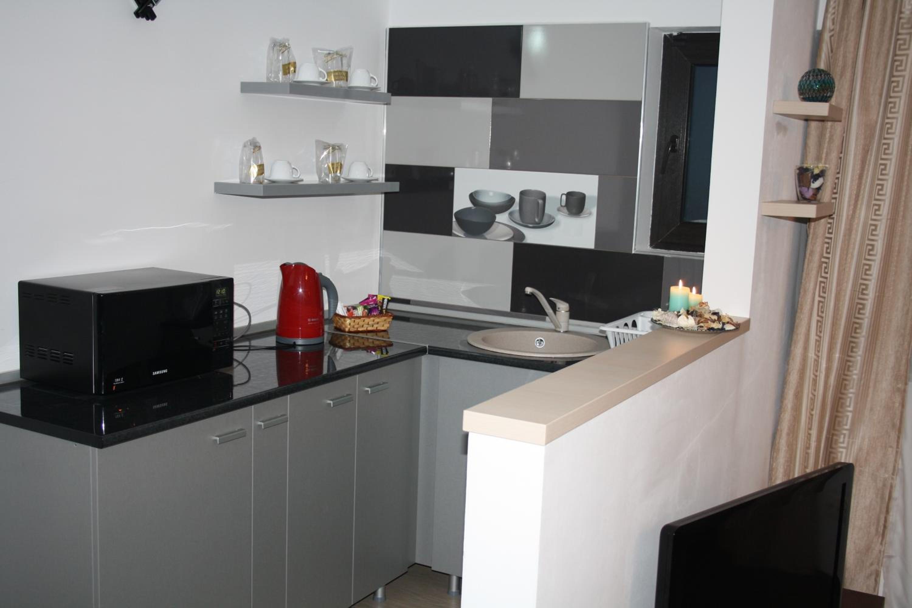 One-Bedroom Apartment - Photo 5