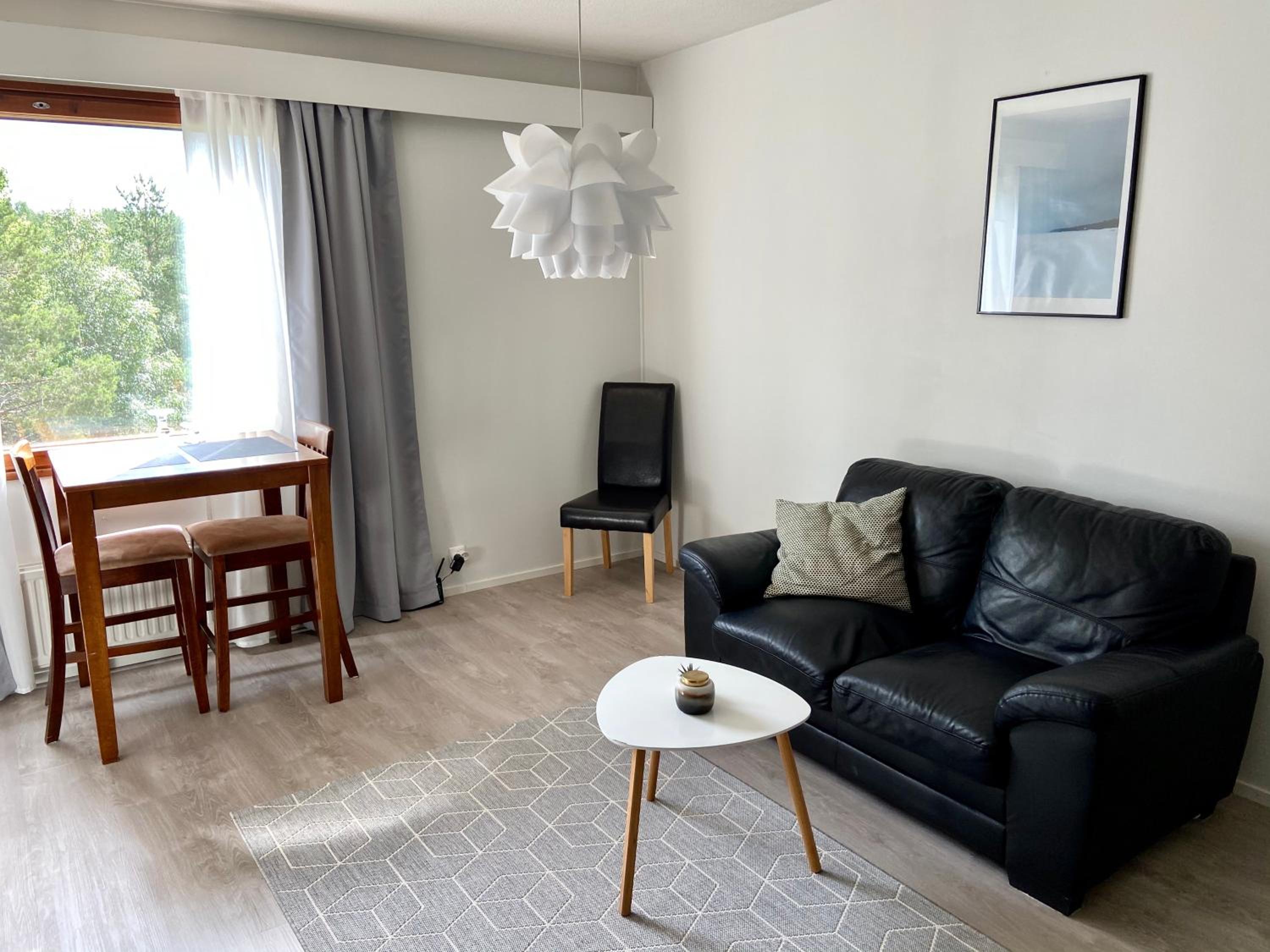 One-Bedroom Apartment - Photo 11