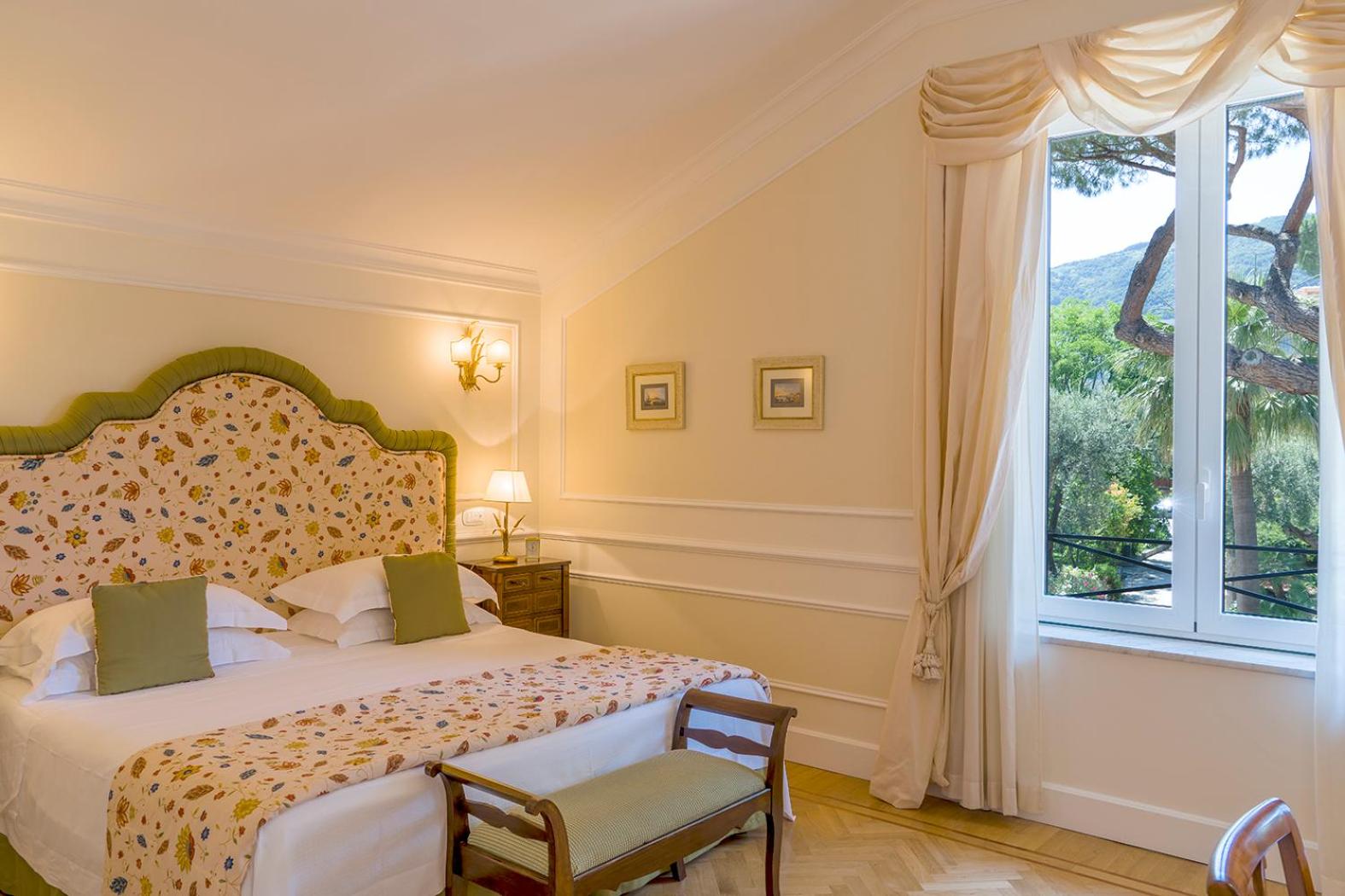 Superior Suite with Sea View - Photo 2